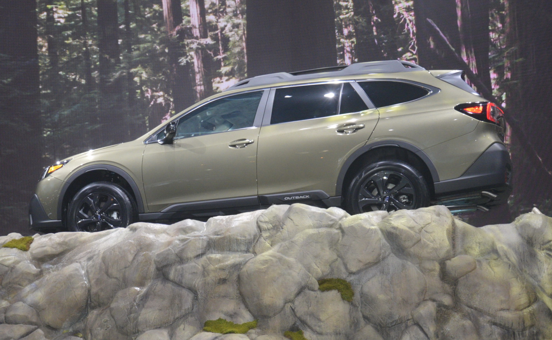2020 Subaru Outback 17 2020 Subaru Outback Revealed With Turbo Power And Massive Touchscreen (Live Pics)