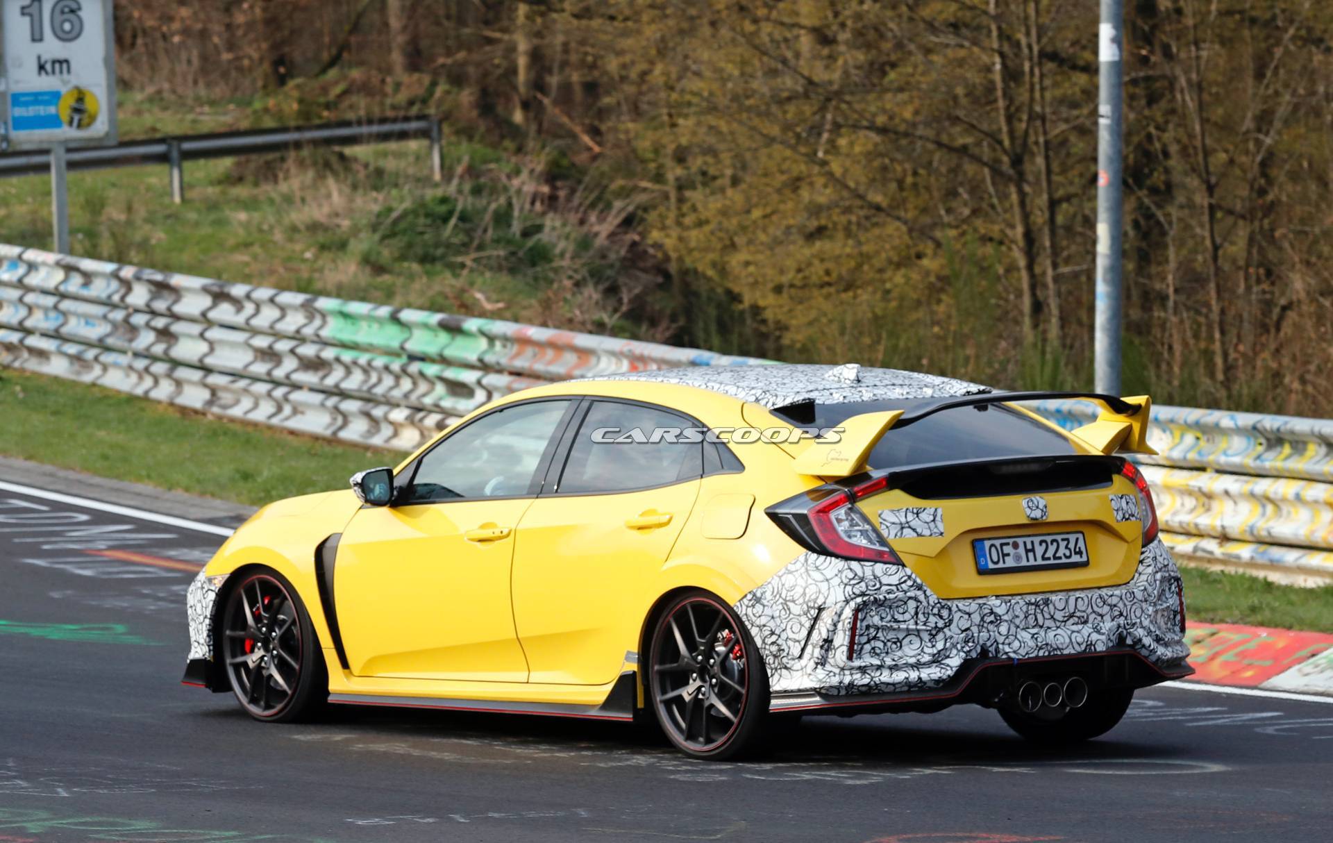 2019 Honda Civic Type R facelift spy shots 48 Honda Civic Type R Prototype Could Be Facelifted Model, Lightweight Special, Or Both