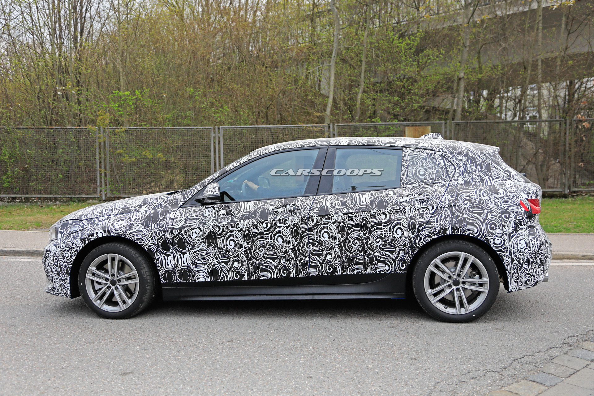 2020 bmw 1 series spied with less front camo 5 2020 BMW 1-Series: Here’s A Better Look At FWD Hatch’s Face