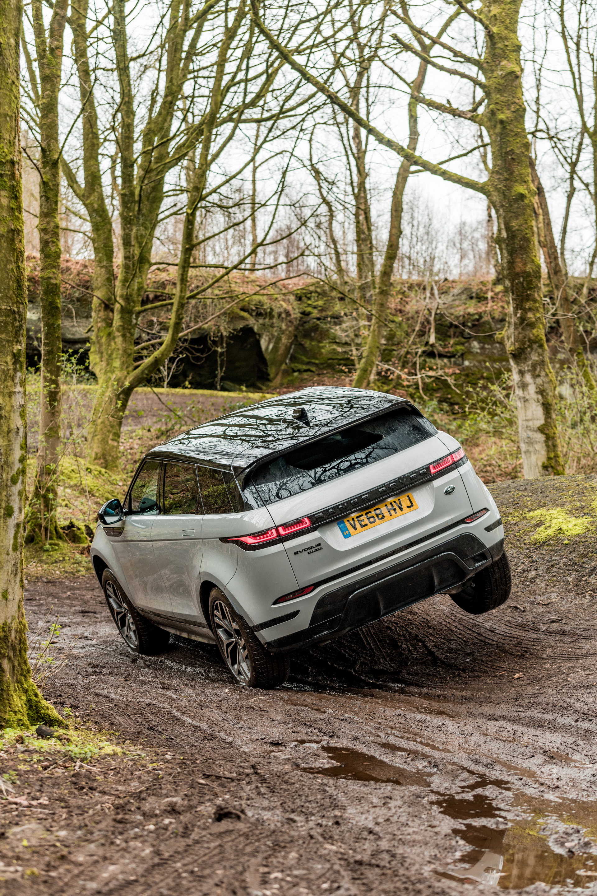 Range-Rover-Evoque-14 Range Rover Evoque Is The First Premium Compact SUV To Pass 2020 RDE2 Emission Rules