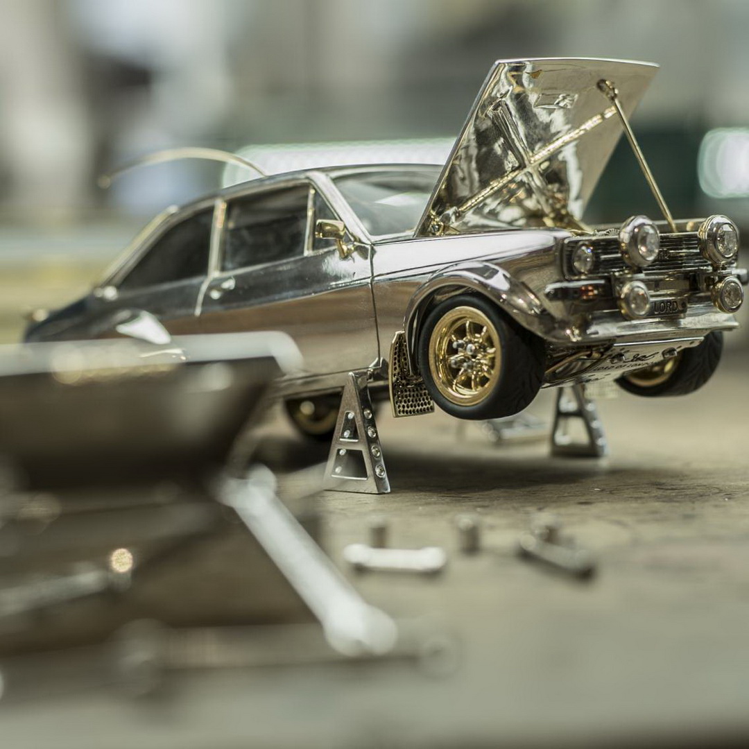 ford escort mk2 scale model gold silver diamonds 28 Dream All You Want, You Just Can’t Afford This Ford Escort RS Scale Model