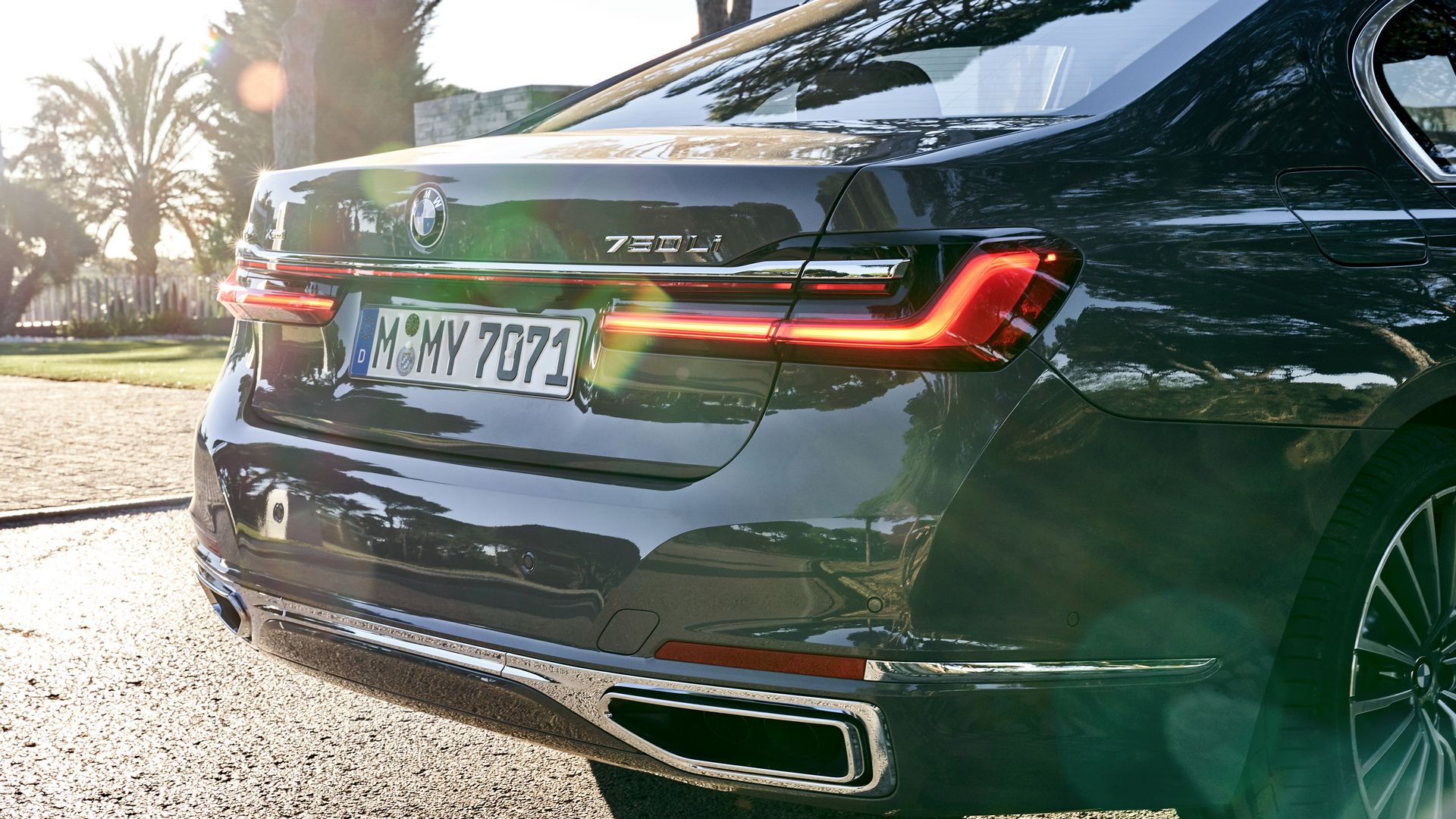 BMW-7-Series-142 BMW Throws 171 Images Of The 7-Series Hoping We’ll Get Used To Its New Face