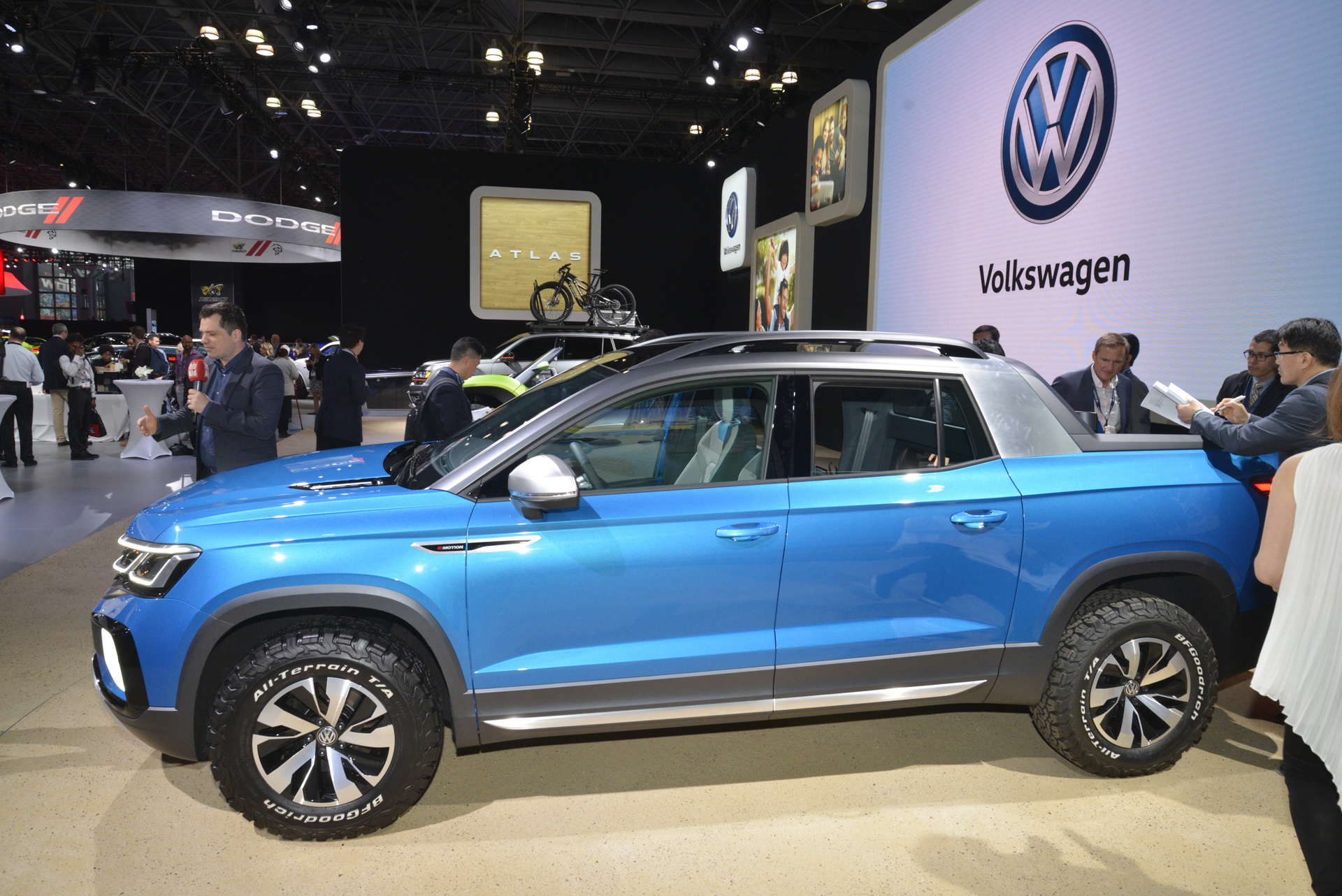 vw tarok pickup concept ny livepics 13 Should VW Build The Tarok Pickup For North America?