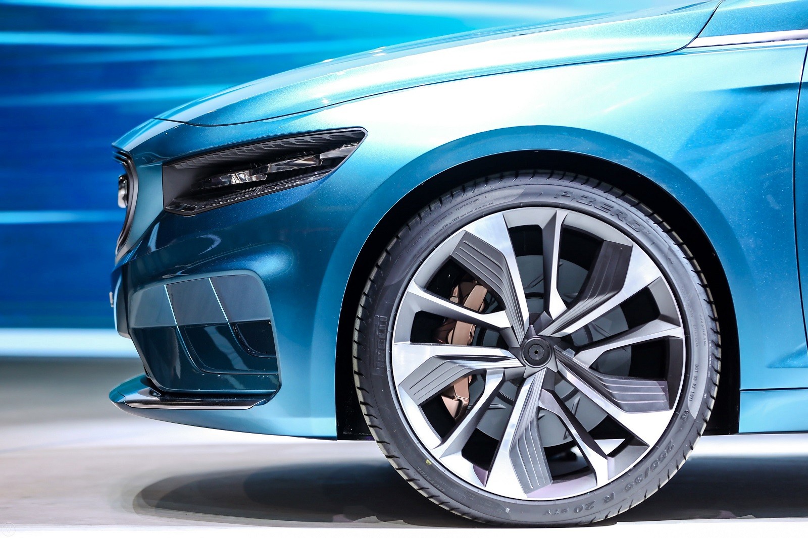 Geely Preface Concept-3 Geely Preface Concept Dresses Volvo Platform In A Stylish Suit