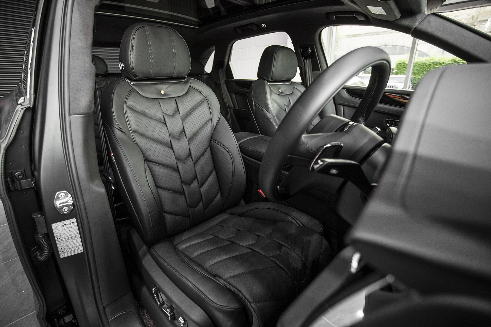 bentley bentayga tuning kahn centenary edition 9 Kahn Is The New Black: Bentley Bentayga Centenary Edition Is Almost Tame