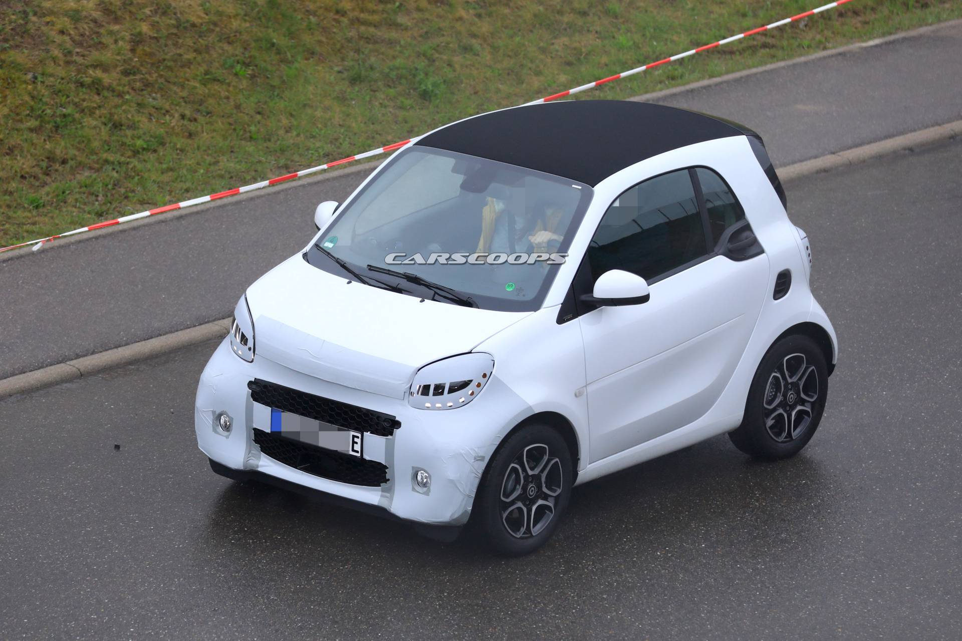 2020 Smart EQ Fortwo facelift spy shots 3 2020 Smart EQ Fortwo Getting A Facelift Before Geely-Engineered Models Arrive