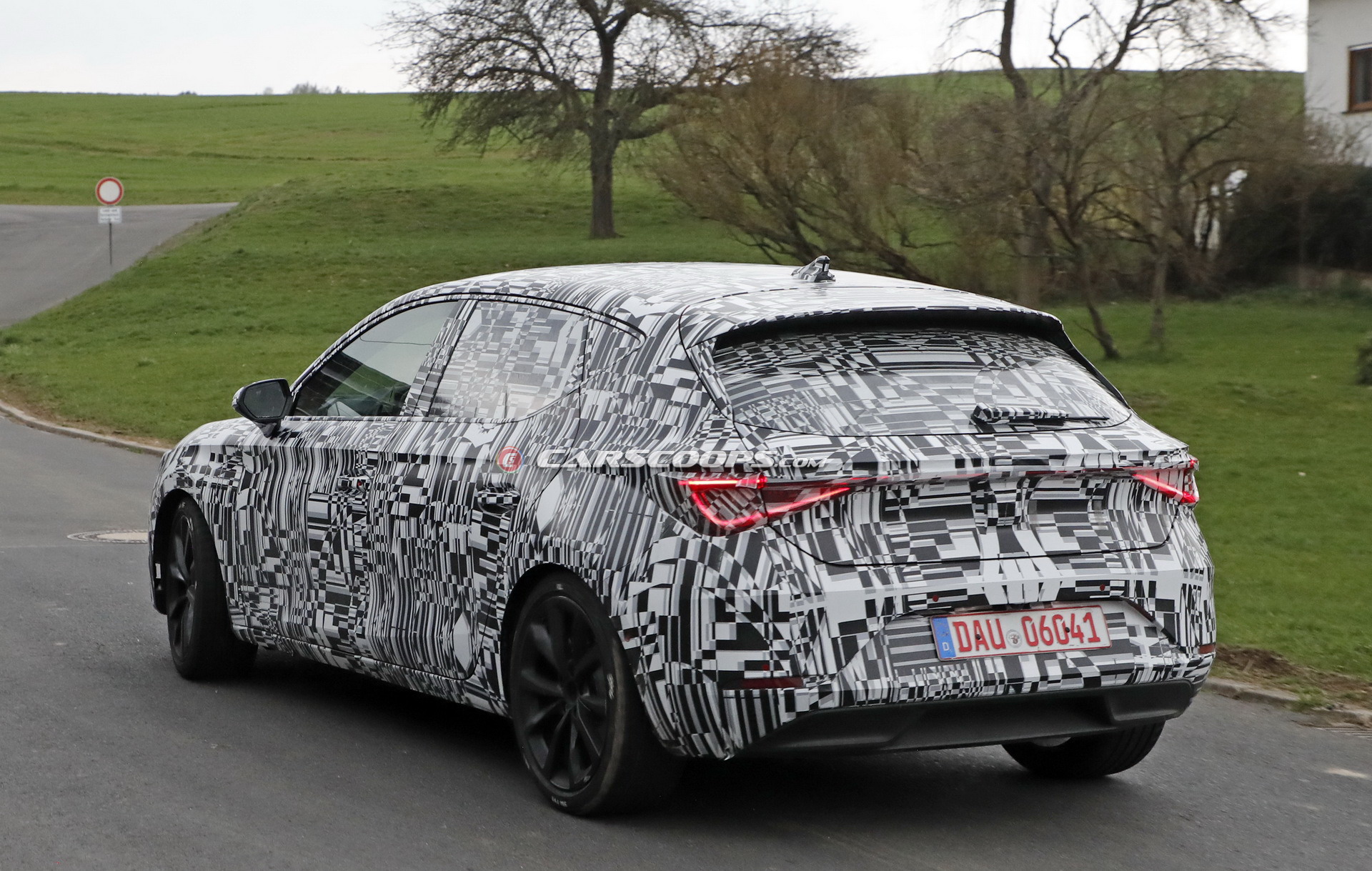 2020 SEAT LEON 002 2020 Seat Leon Gives Us A Look At Its Angrier Face