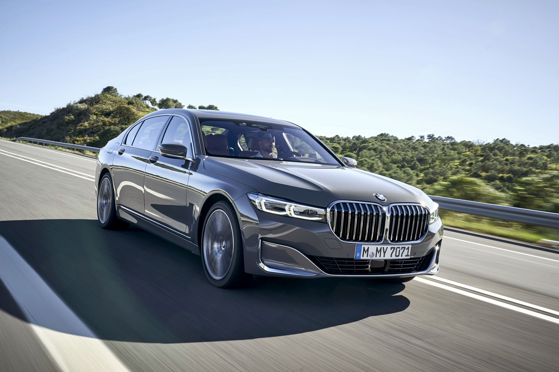 BMW-7-Series-88 BMW Throws 171 Images Of The 7-Series Hoping We’ll Get Used To Its New Face