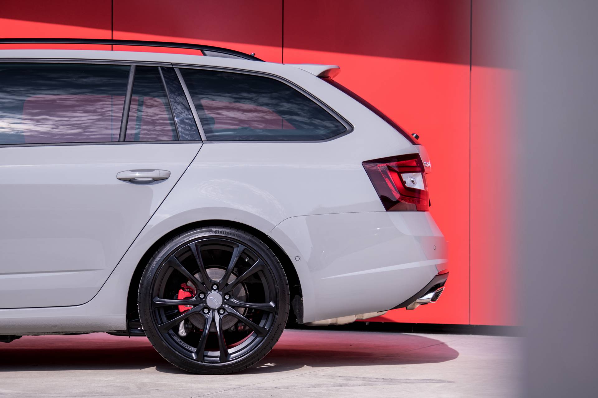 ABT Skoda Octavia RS 14 ABT Skoda Octavia RS Wagon Gets 286 HP, Suspension Tweaks