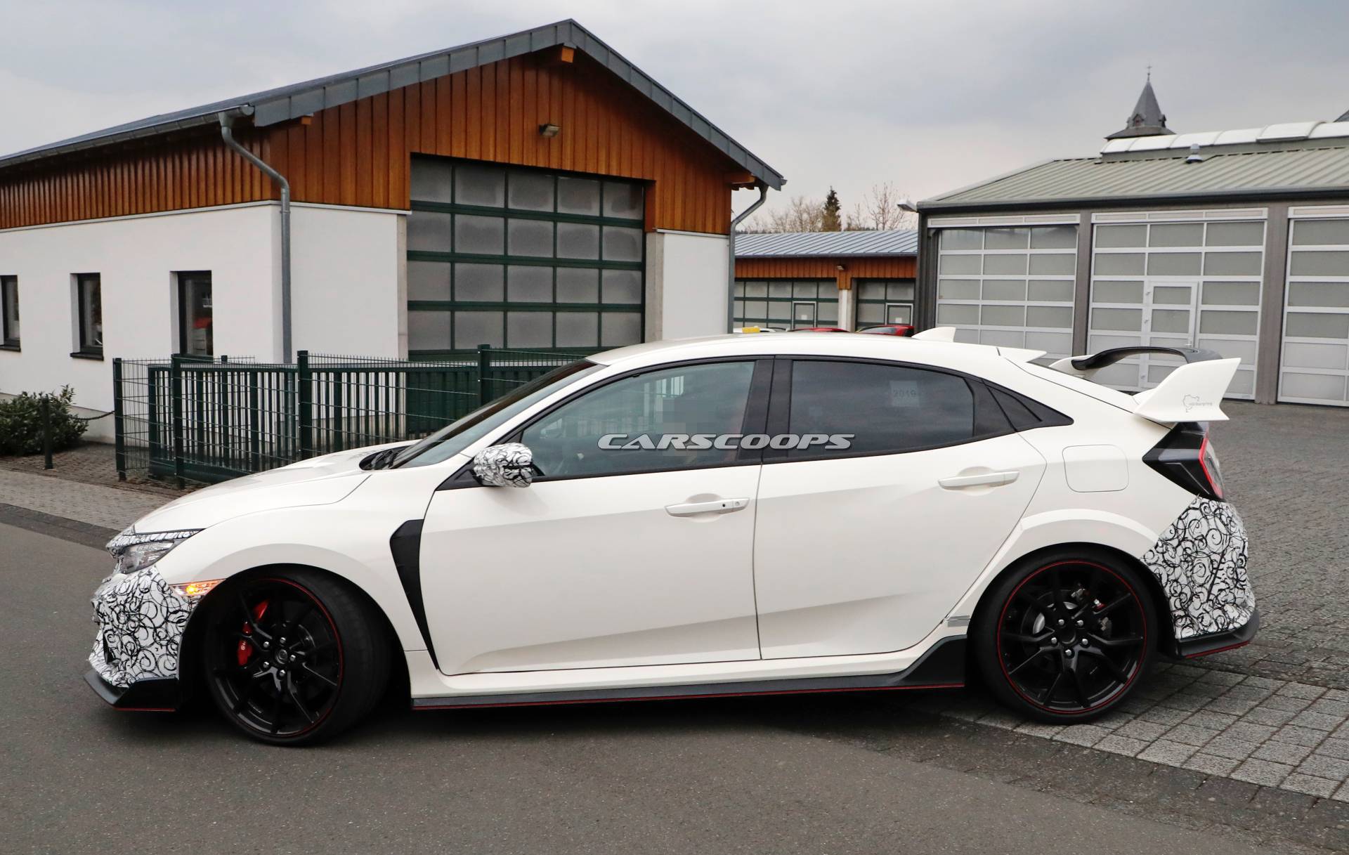 2019 Honda Civic Type R facelift spy shots 32 Honda Civic Type R Prototype Could Be Facelifted Model, Lightweight Special, Or Both