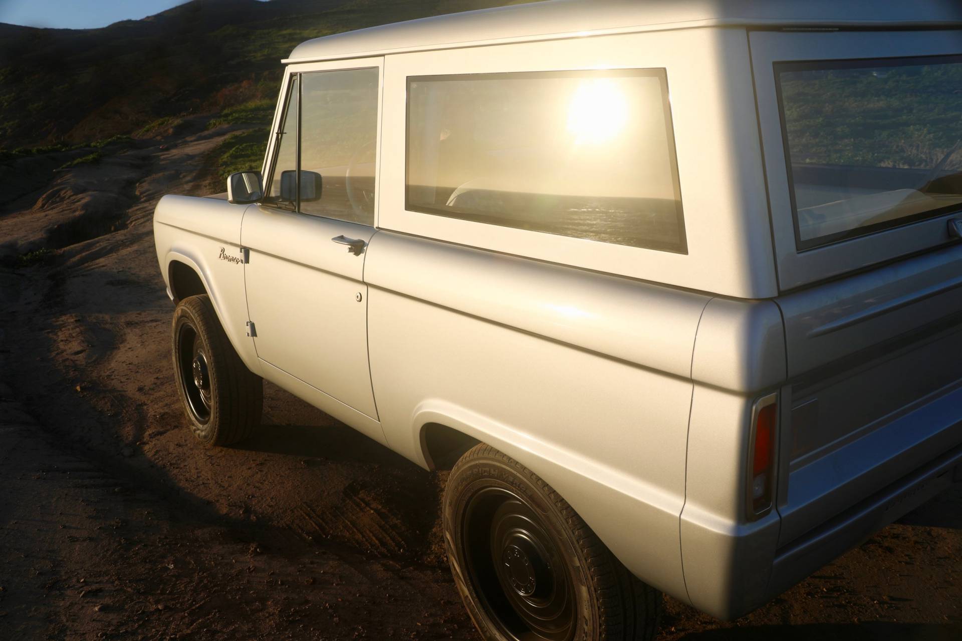 Zero Labs Ford Bronco classiv EV 19 All Hail The World’s First Battery Electric “Classic” Ford Bronco