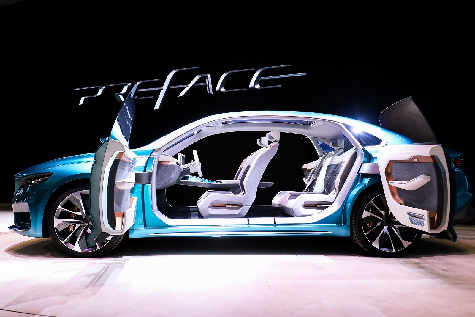 Geely Preface Concept-2 Geely Preface Concept Dresses Volvo Platform In A Stylish Suit