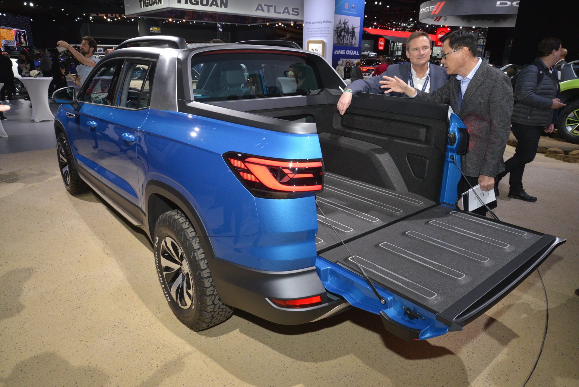 vw tarok pickup concept ny livepics 5 Should VW Build The Tarok Pickup For North America?