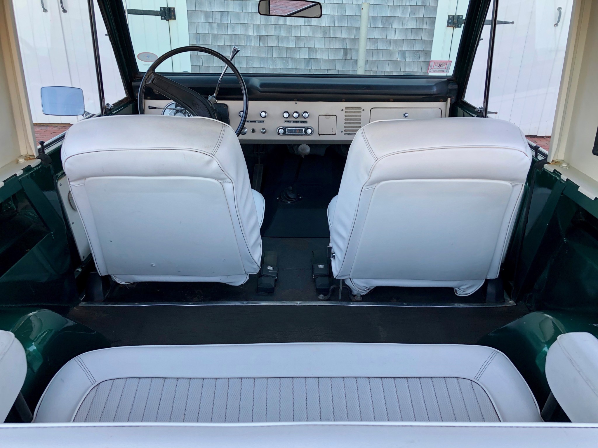 Ford-Bronco-Auction-24 Hurry Up And Snatch This 1977 Ford Bronco For A Little Over $11K