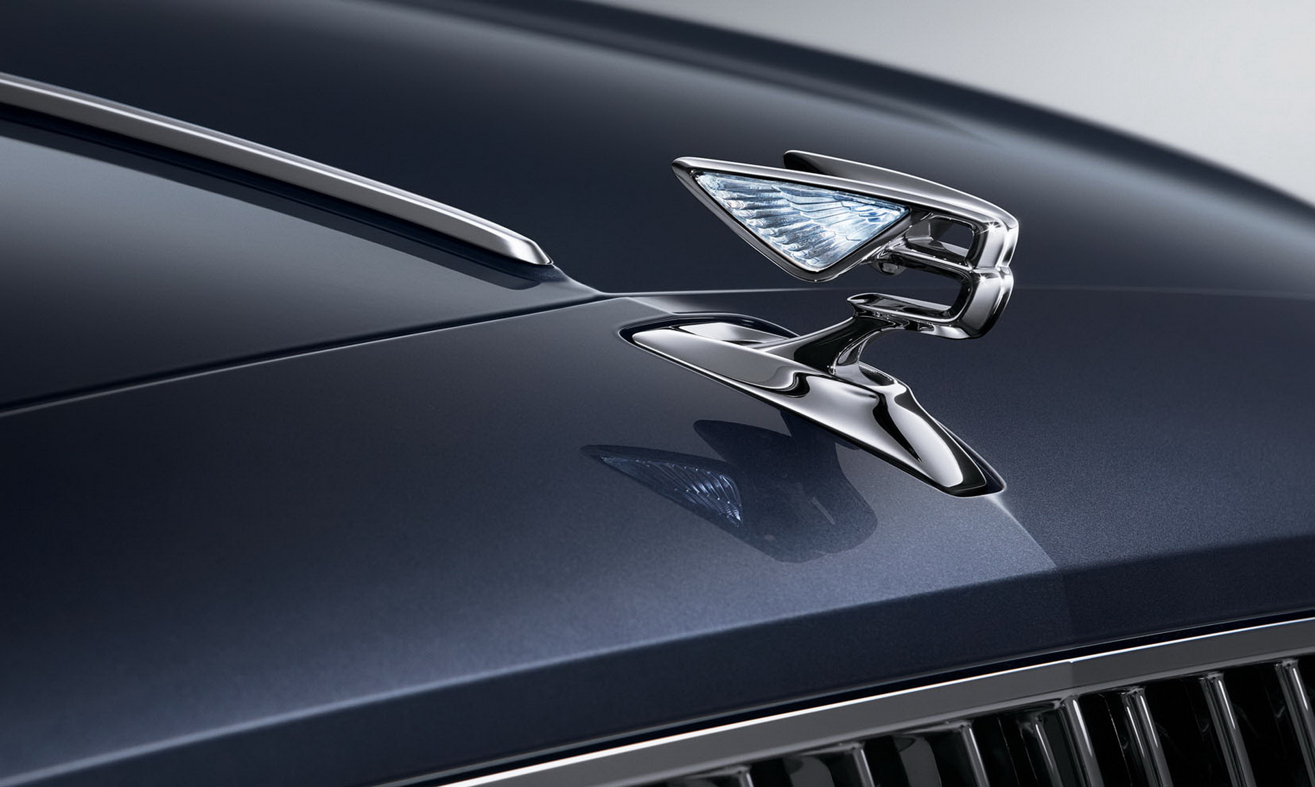Bentley-Flying-Spur-Teaser-01 Bentley Teases 2020 Flying Spur And Its Retractable Hood Ornament