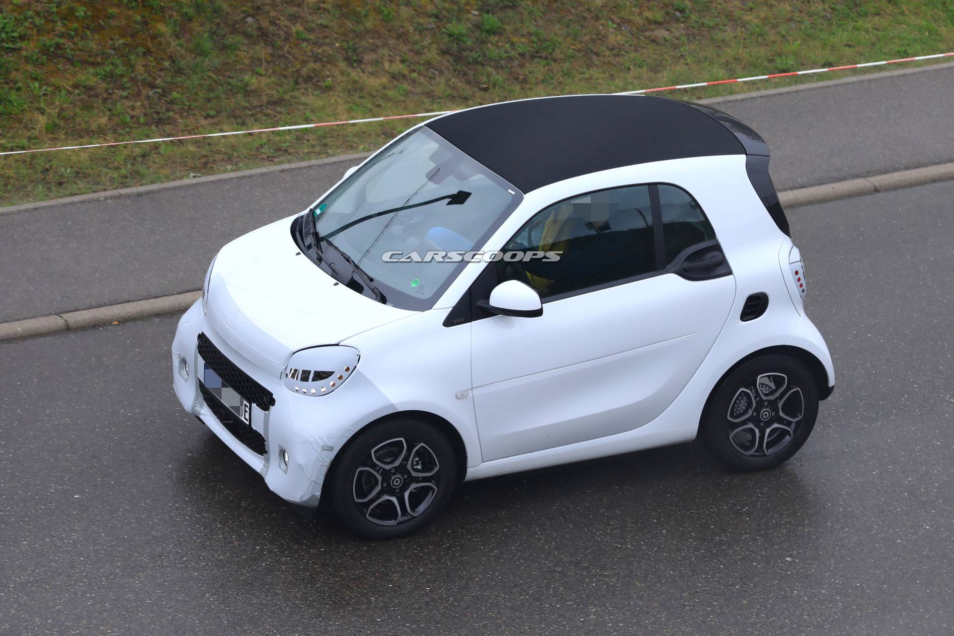 2020 Smart EQ Fortwo facelift spy shots 5 2020 Smart EQ Fortwo Getting A Facelift Before Geely-Engineered Models Arrive