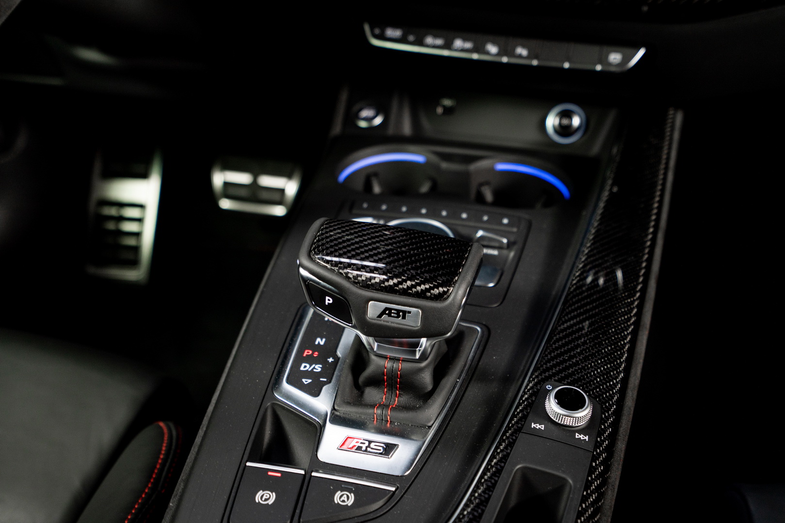 audi rs2 rs4 avant tuning abt 19 Old Timer Audi RS2 Meets New RS4 Avant In ABT Family Photo Shoot