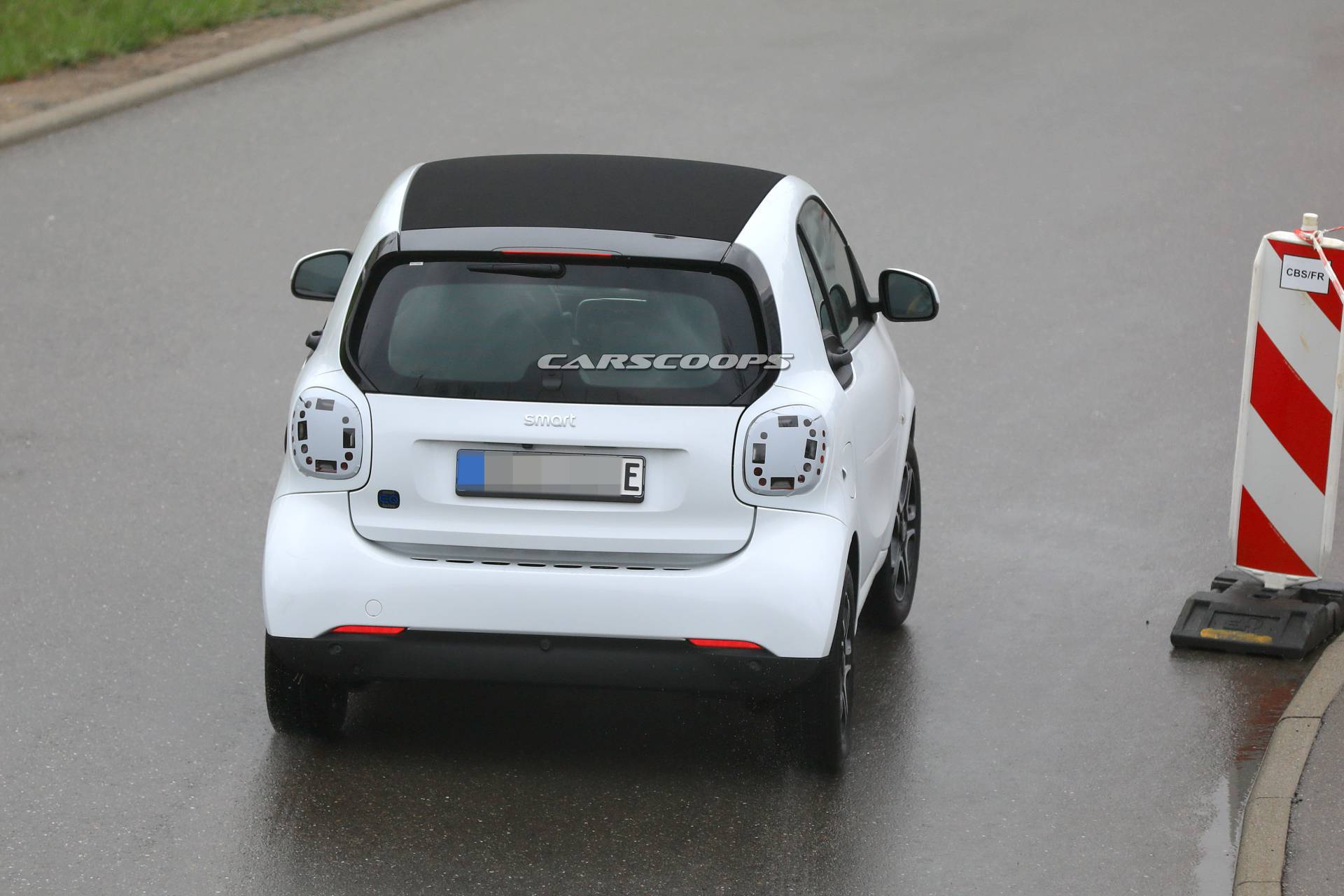 2020 Smart EQ Fortwo facelift spy shots 10 2020 Smart EQ Fortwo Getting A Facelift Before Geely-Engineered Models Arrive
