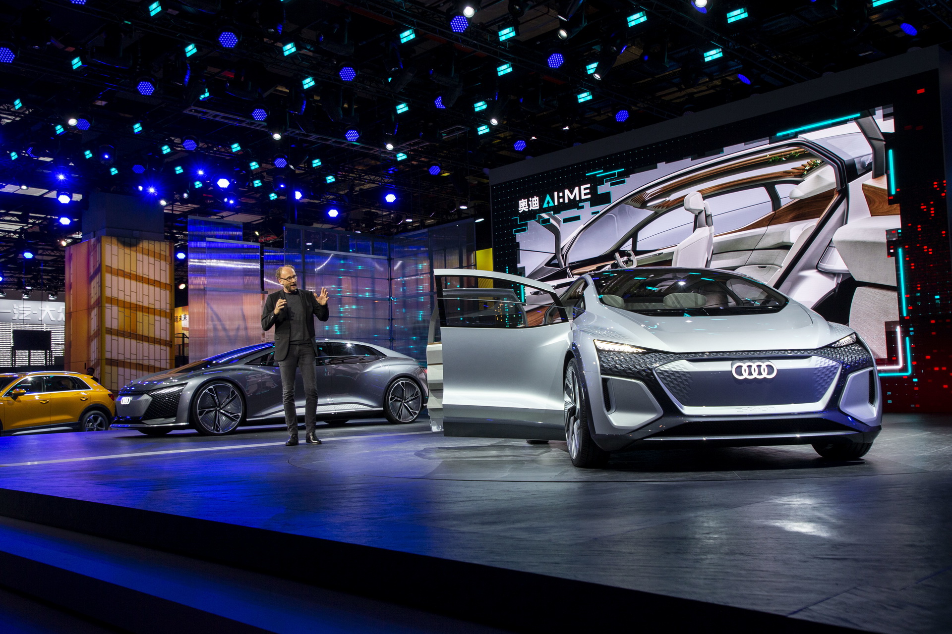 Audi-AIME-37 Audi’s Futuristic AI:ME Is A Compact EV With A Pretty Welcoming Interior