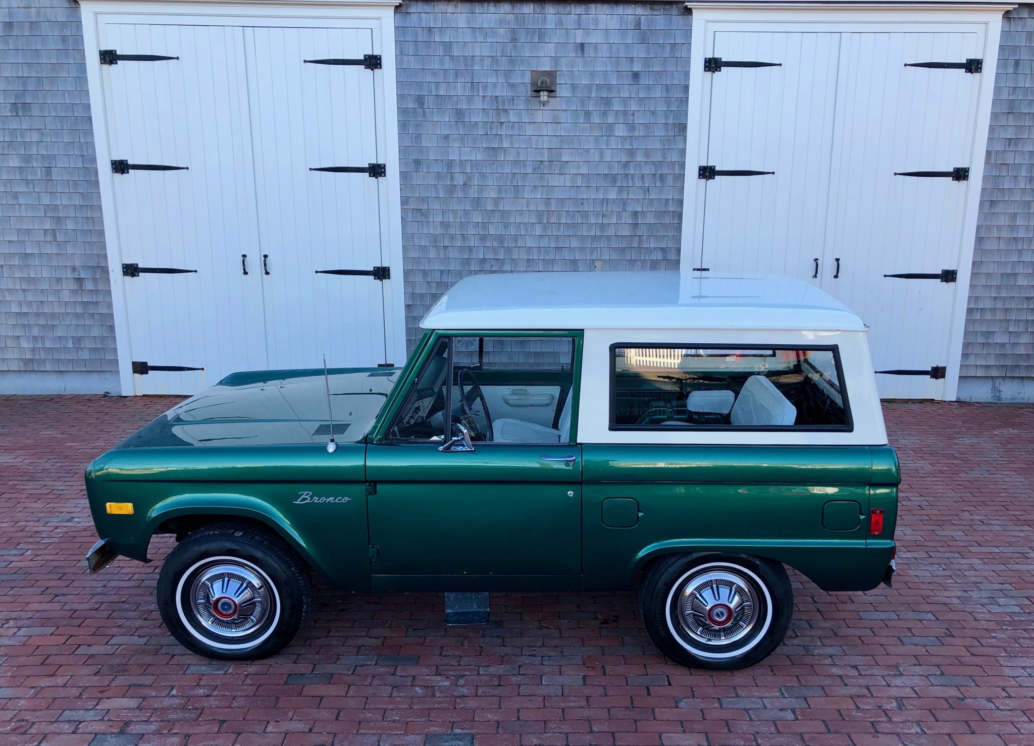 Ford-Bronco-Auction-3 Hurry Up And Snatch This 1977 Ford Bronco For A Little Over $11K