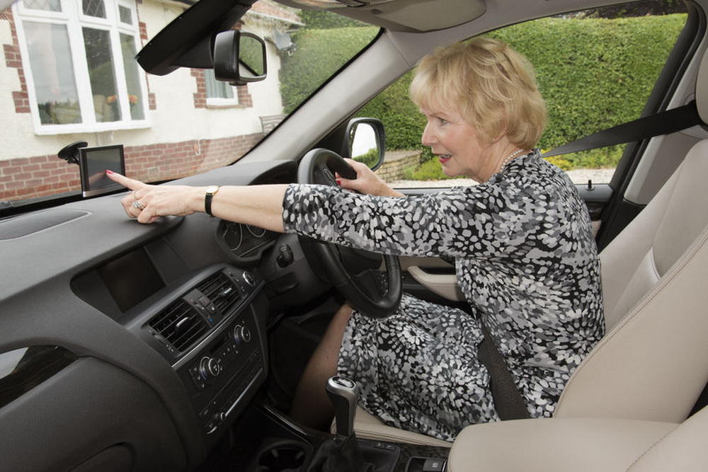 UK Drivers Warned To Keep RearView Mirrors Clear Of Any Ornaments