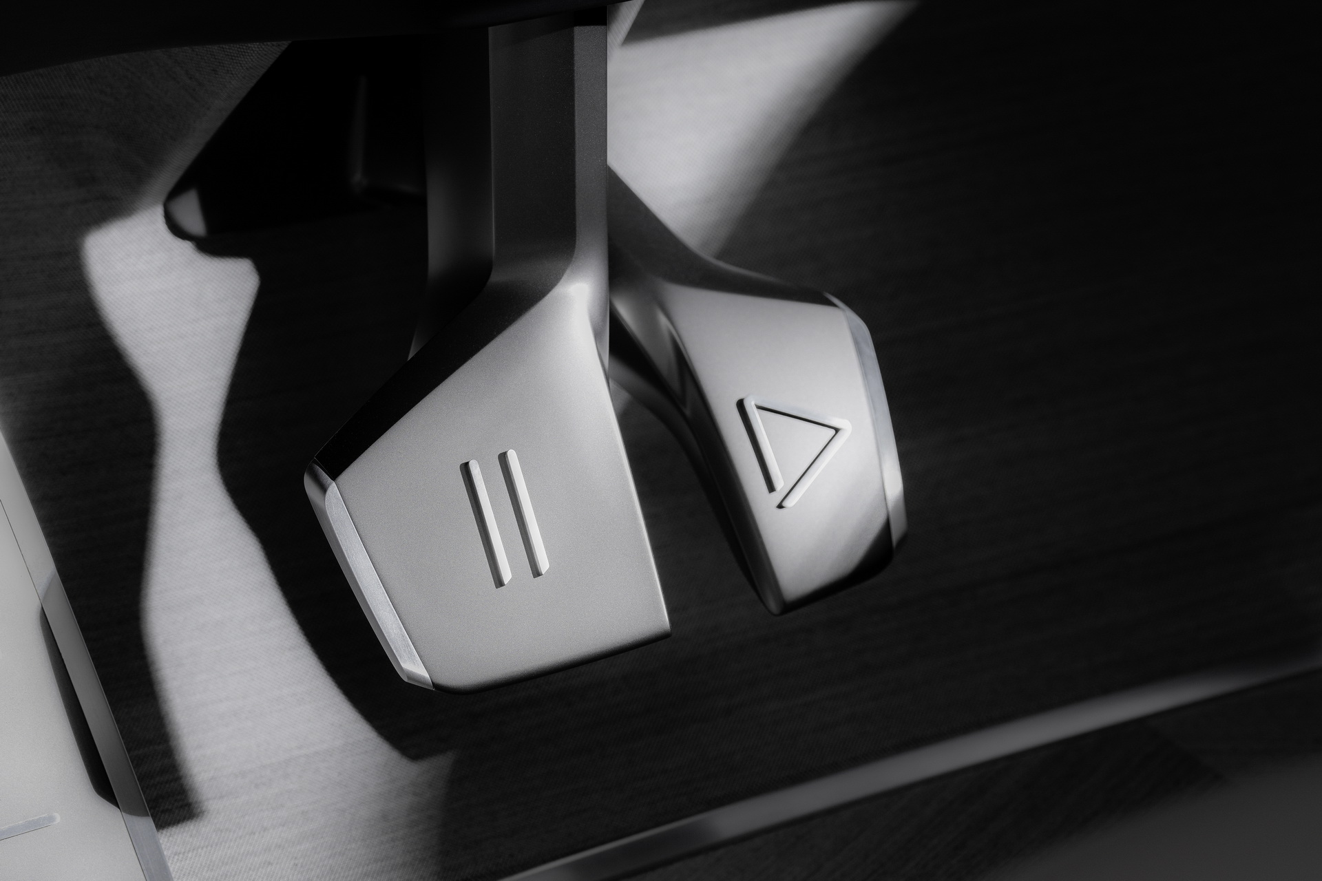 VW-ID-Roomzz-23 VW’s Electric ID. Roomzz Concept Revealed With 280 Miles Of Range, Three Rows Of Seats