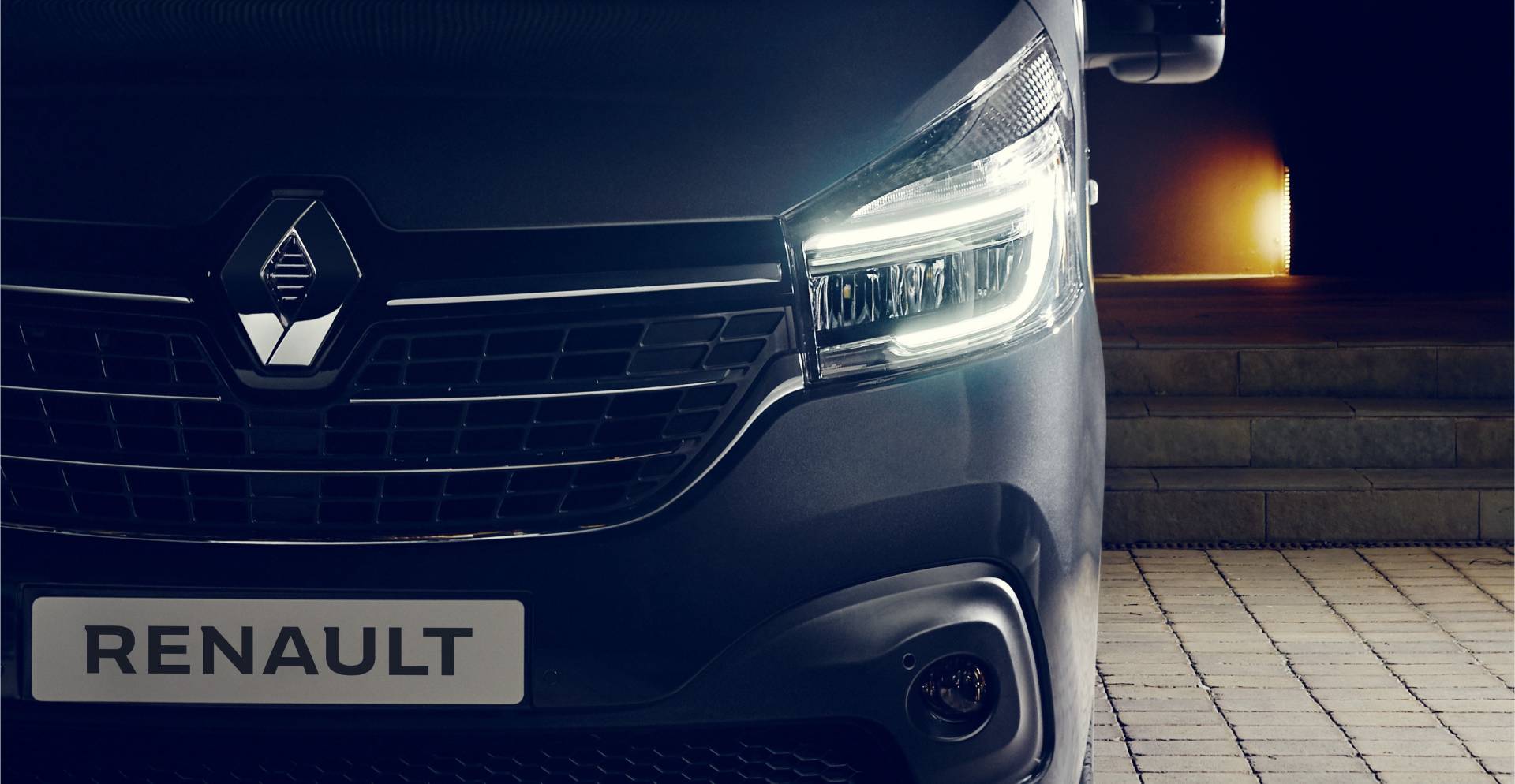 2019MY Renault Trafic SpaceClass facelift 10 Restyled Renault Master And Trafic Get New Faces, Updated Engines And New Tech