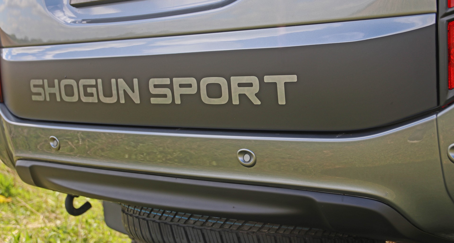 Mitsubishi Outlander Shogun Sport SVP Concept-6 Mitsubishi Shogun Sport SVP Concept Looks Ready To Tackle The Trails