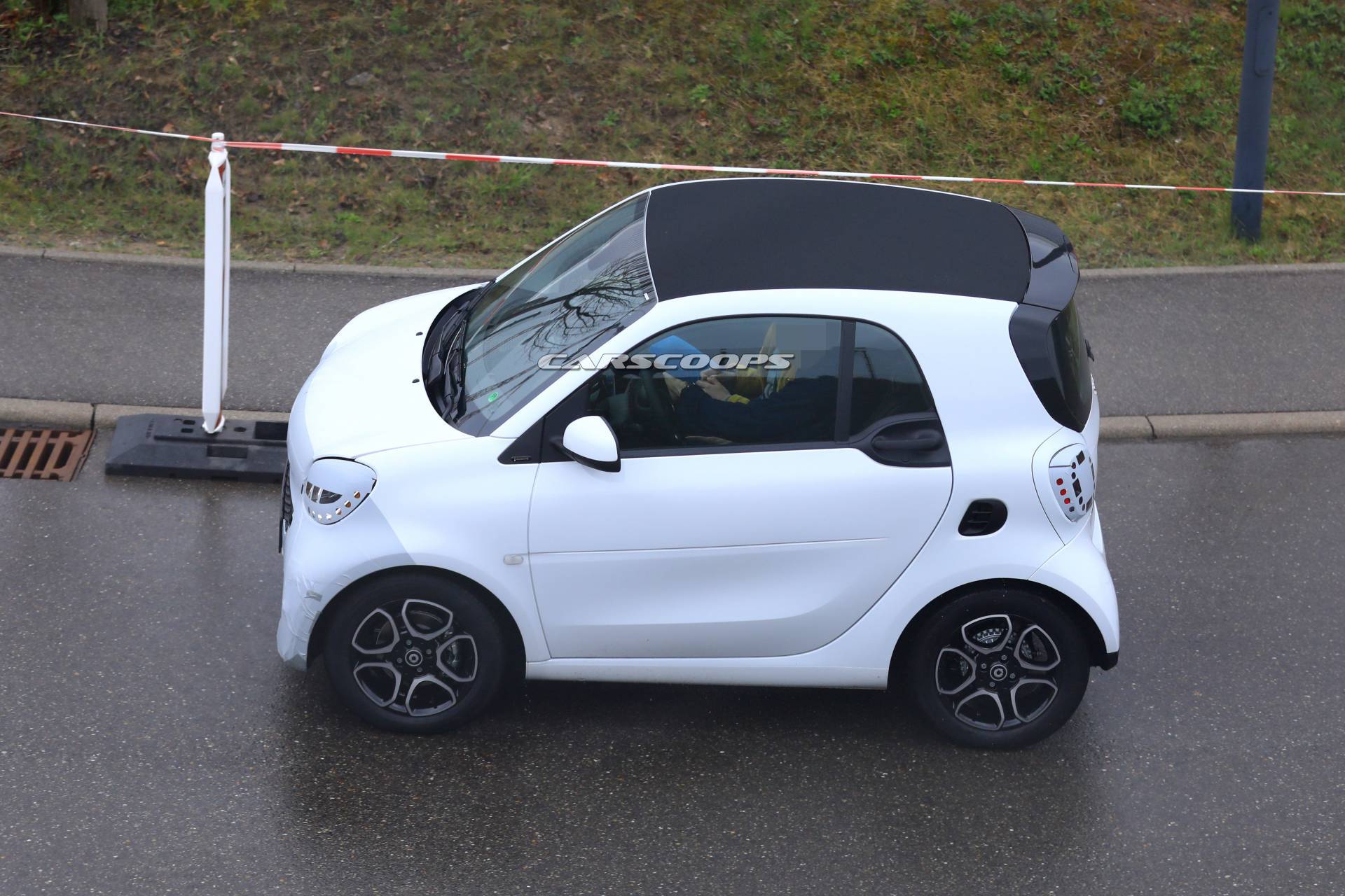 2020 Smart EQ Fortwo facelift spy shots 6 2020 Smart EQ Fortwo Getting A Facelift Before Geely-Engineered Models Arrive
