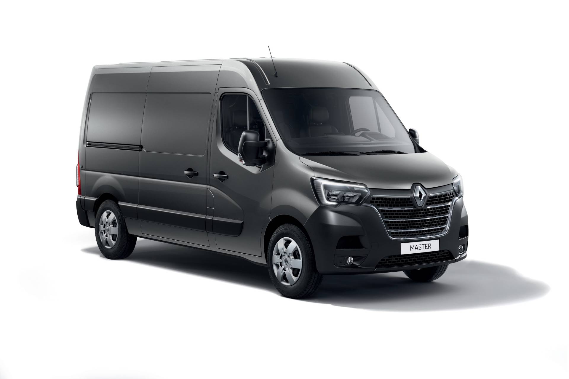 2019MY Renault Master van facelift 20 Restyled Renault Master And Trafic Get New Faces, Updated Engines And New Tech