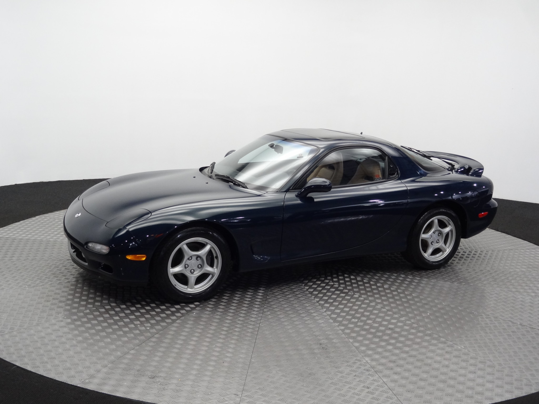 Mazda RX-7 2 This Low-Mileage 1994 Mazda RX-7 Is On Track To Sell For Over $100k