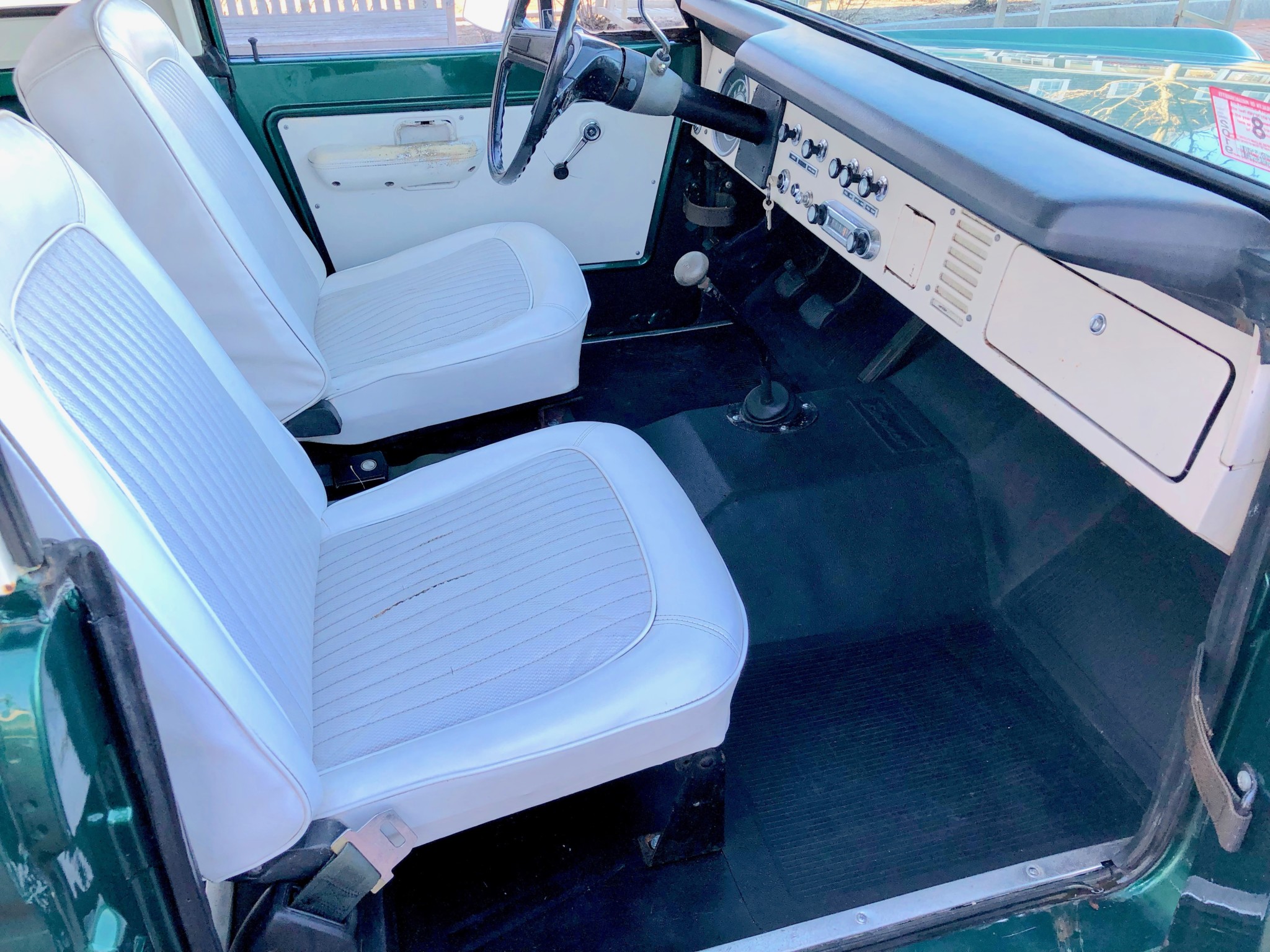 Ford-Bronco-Auction-25 Hurry Up And Snatch This 1977 Ford Bronco For A Little Over $11K