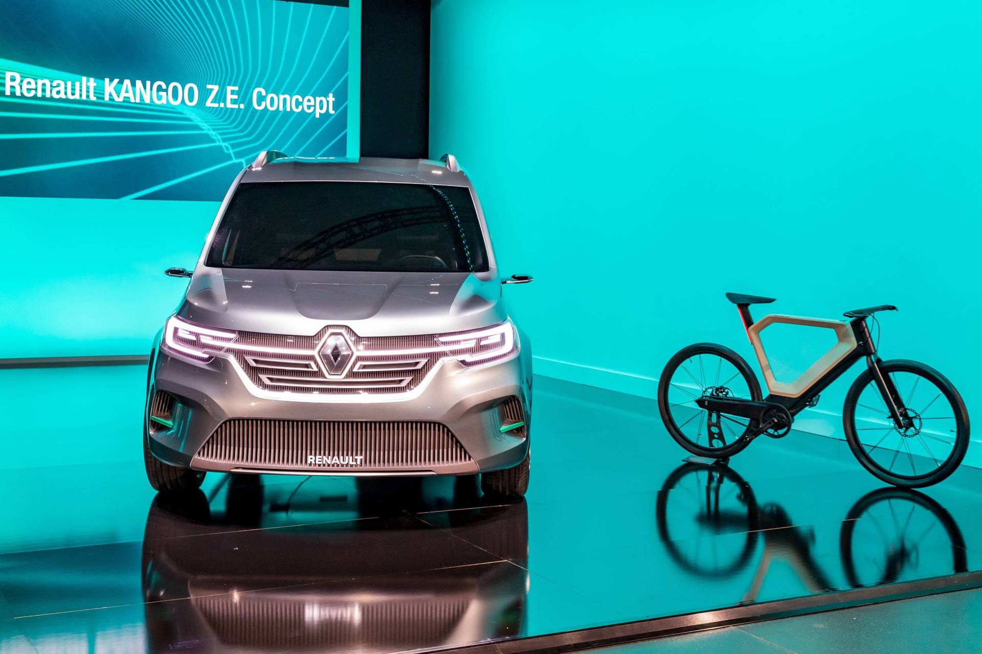 Renault Kangoo ZE Concept 21 Electric Renault Kangoo ZE Concept Previews Next-Generation Compact Van Coming In 2020