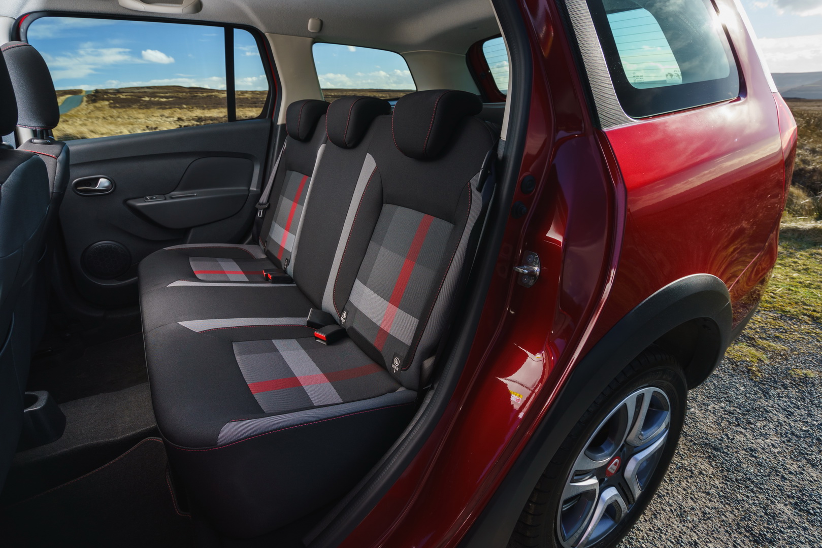 2019 dacia logan mcv stepway techroad 2 New Dacia Techroad Range-Topping Models Now Available In The UK