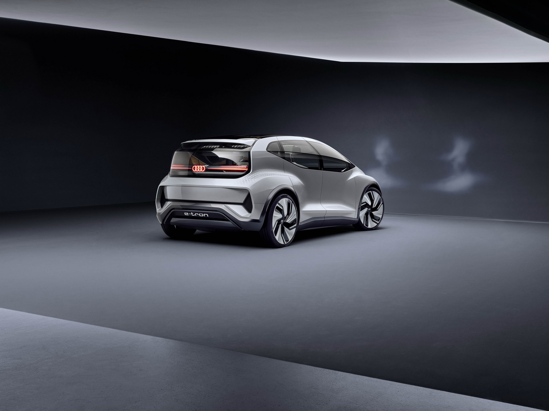 Audi-AIME-12 Audi’s Futuristic AI:ME Is A Compact EV With A Pretty Welcoming Interior