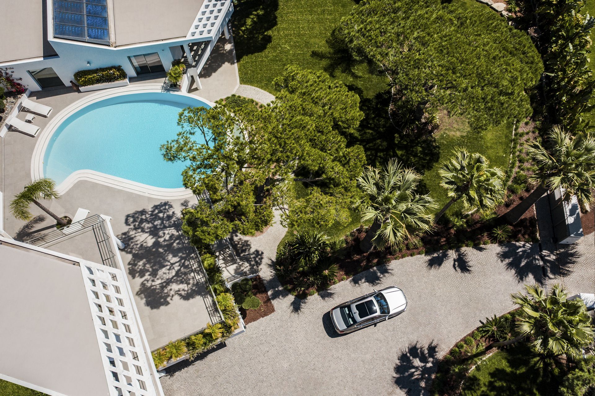 BMW-7-Series-152 BMW Throws 171 Images Of The 7-Series Hoping We’ll Get Used To Its New Face