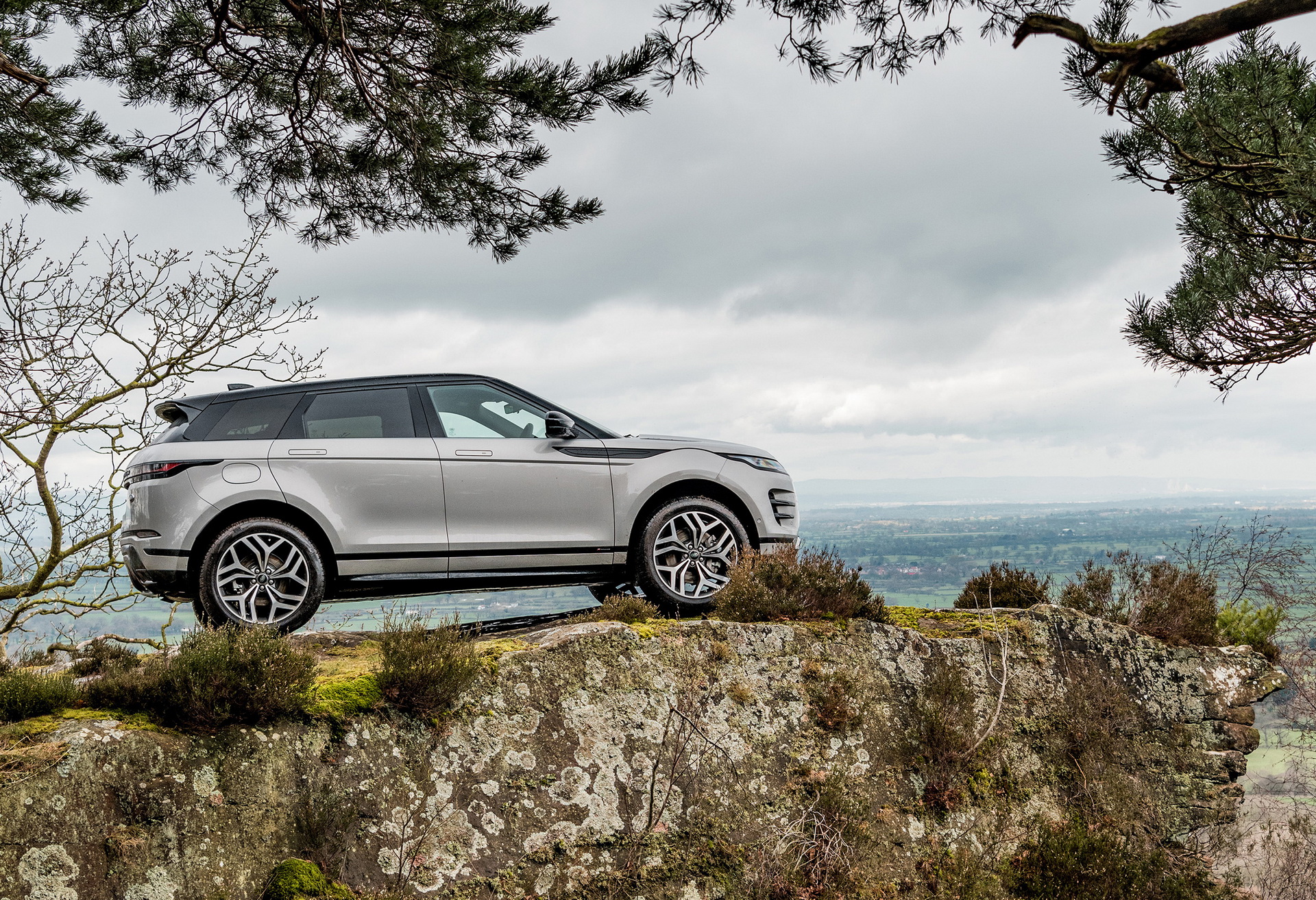 Range-Rover-Evoque-45 Range Rover Evoque Is The First Premium Compact SUV To Pass 2020 RDE2 Emission Rules