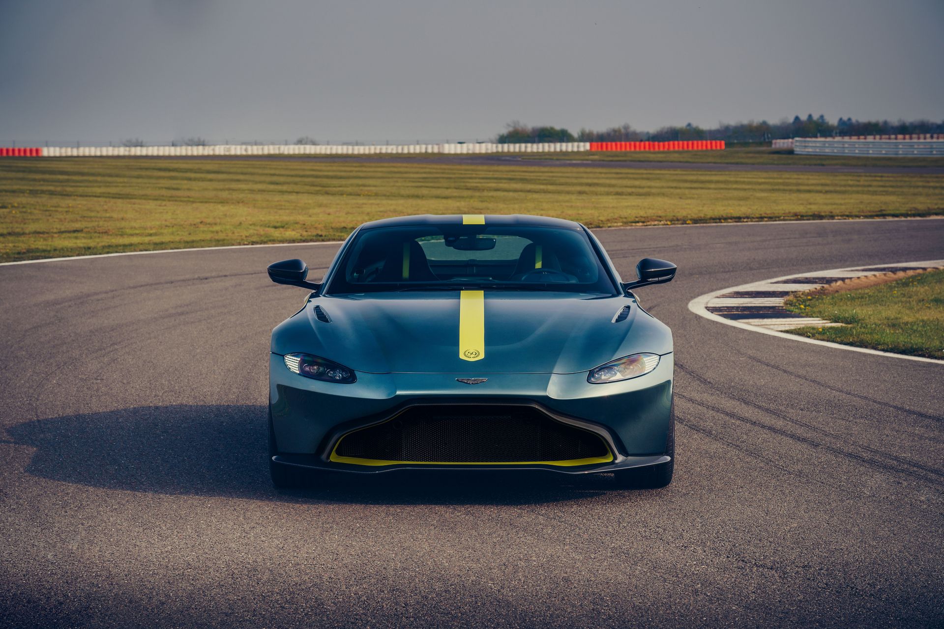 Aston Martin Vantage AMR 1 Aston Martin Vantage AMR Gets 7sp Manual, But Only 200 Will Be Made