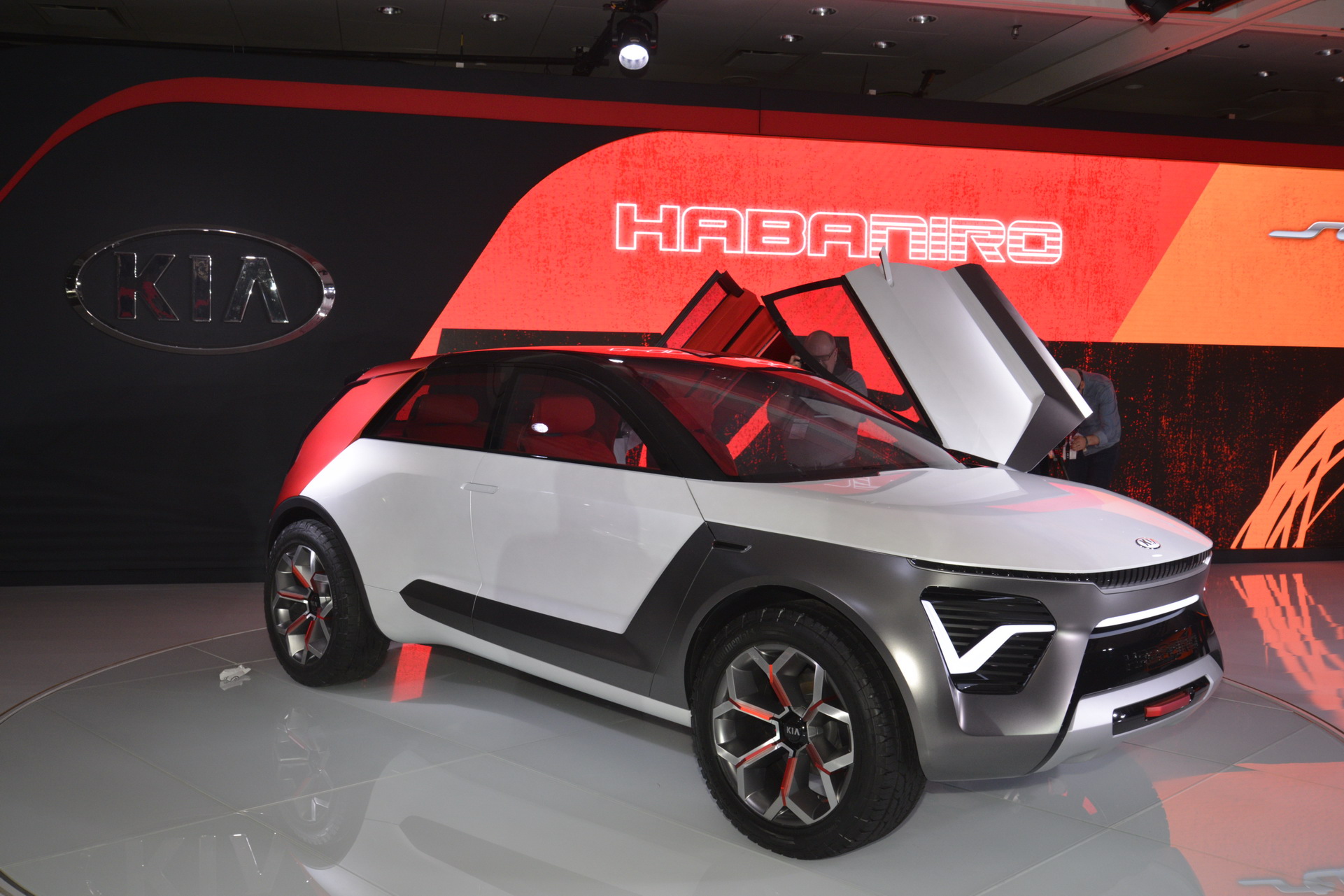 2020 Kia Habaniro 4 Kia HabaNiro Concept Points To Autonomous, Electric Crossover