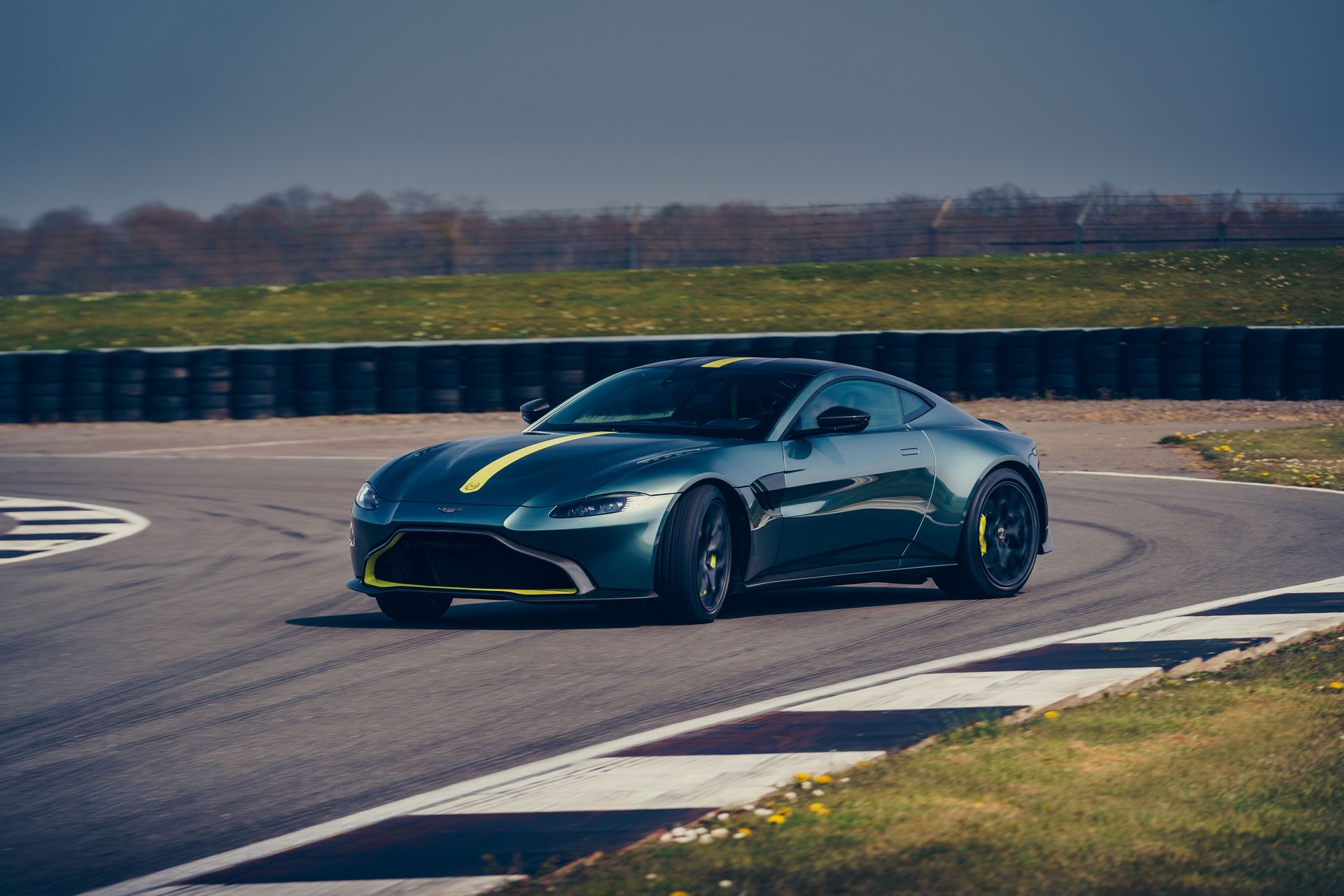 Aston Martin Vantage AMR 10 Aston Martin Vantage AMR Gets 7sp Manual, But Only 200 Will Be Made