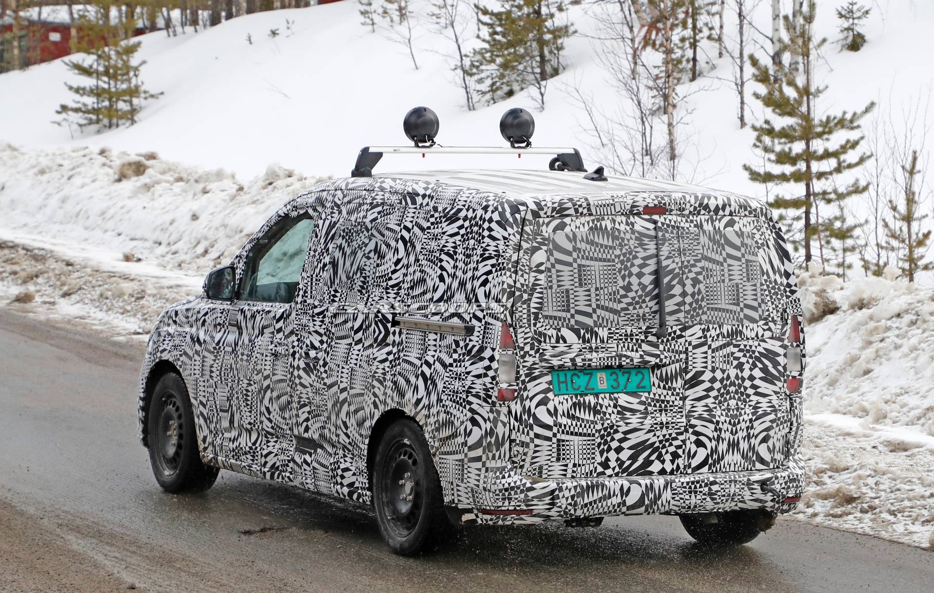 2021 VW Caddy spy shots 27 All-New 2021 VW Caddy Compact Van Spotted For The First Time