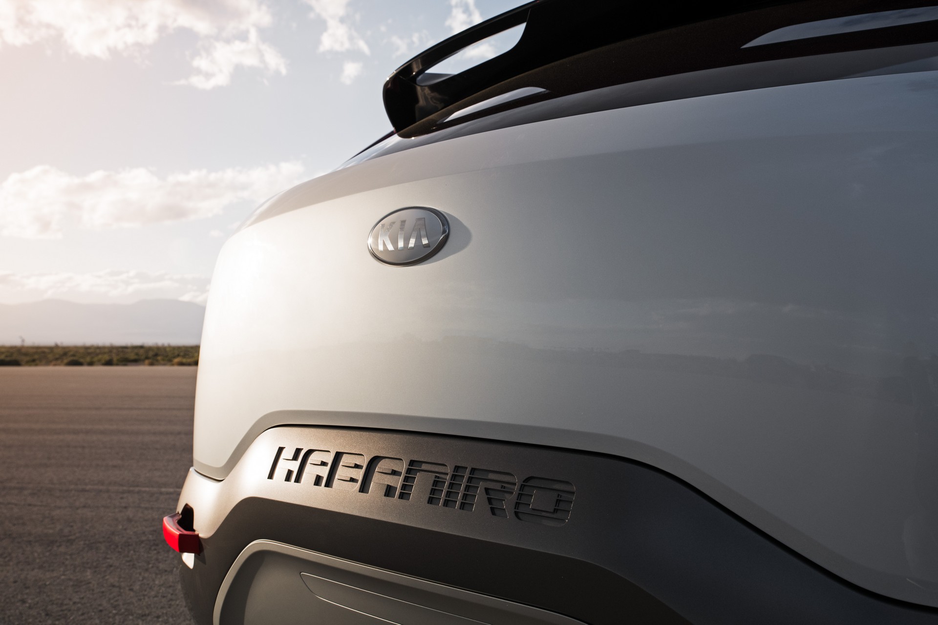 Kia HabaNiro Concept-1 Kia HabaNiro Concept Points To Autonomous, Electric Crossover