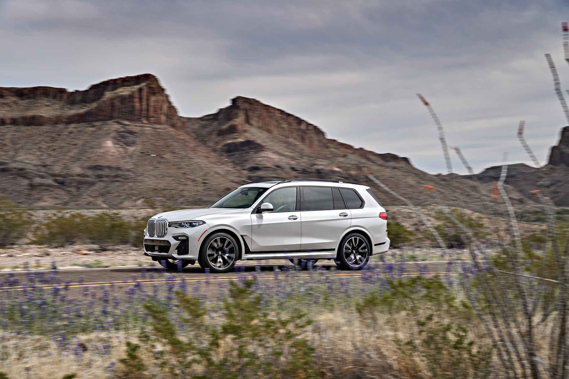 2019-BMW-X7-65 BMW Releases Detailed, 96-Image Gallery Of The New X7