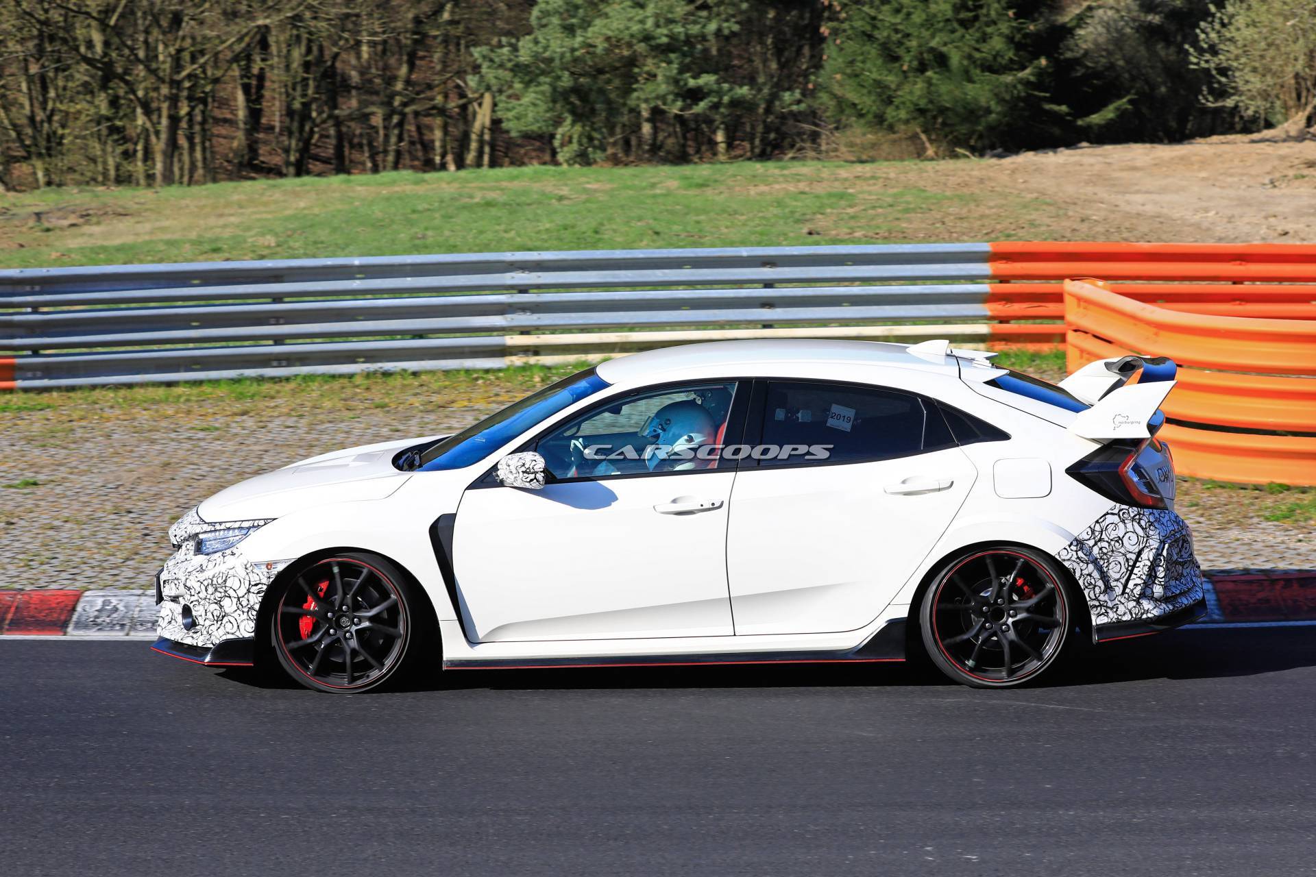 2019 Honda Civic Type R facelift spy shots 10 Honda Civic Type R Prototype Could Be Facelifted Model, Lightweight Special, Or Both