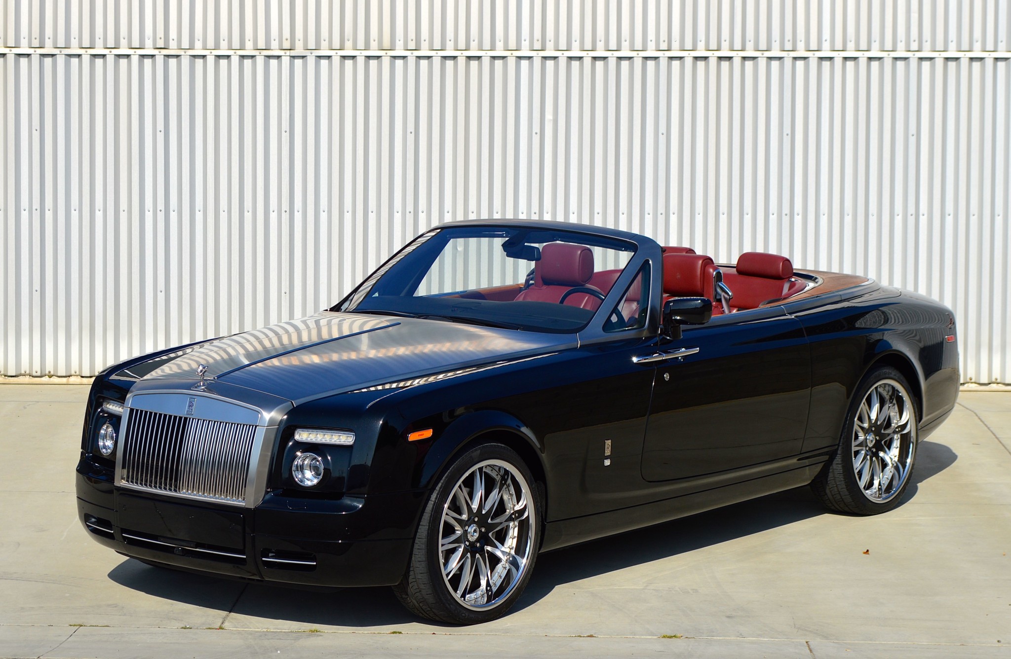 Rolls Royce Phantom Drophead Coupe 2 Fancy A “Cheap” Rolls-Royce? This Phantom Drophead Coupe Might Be The One