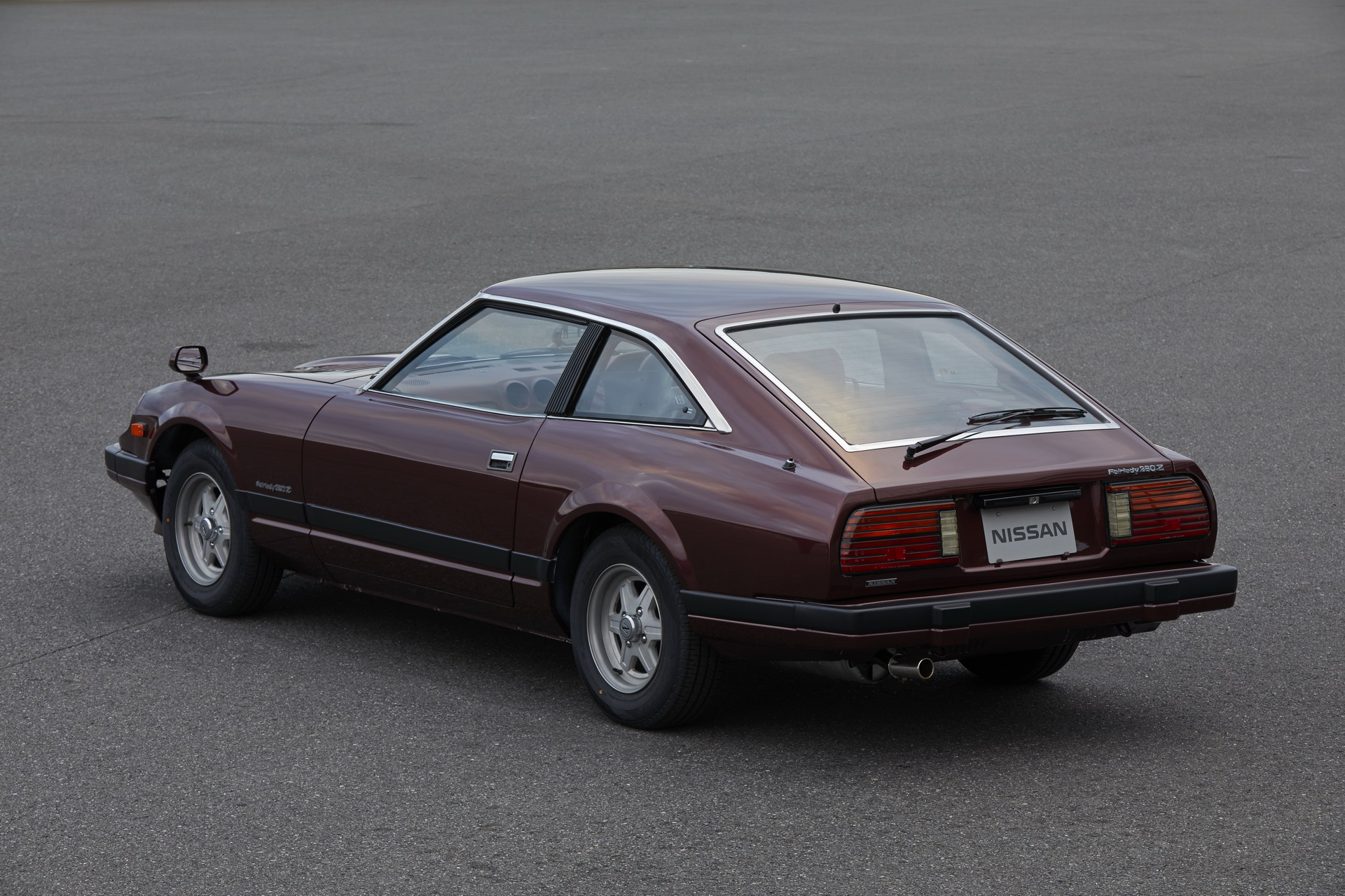 2020 Nissan 370Z 50th Anniversary Edition Gets ’70s-era 240Z Throwback Color Scheme