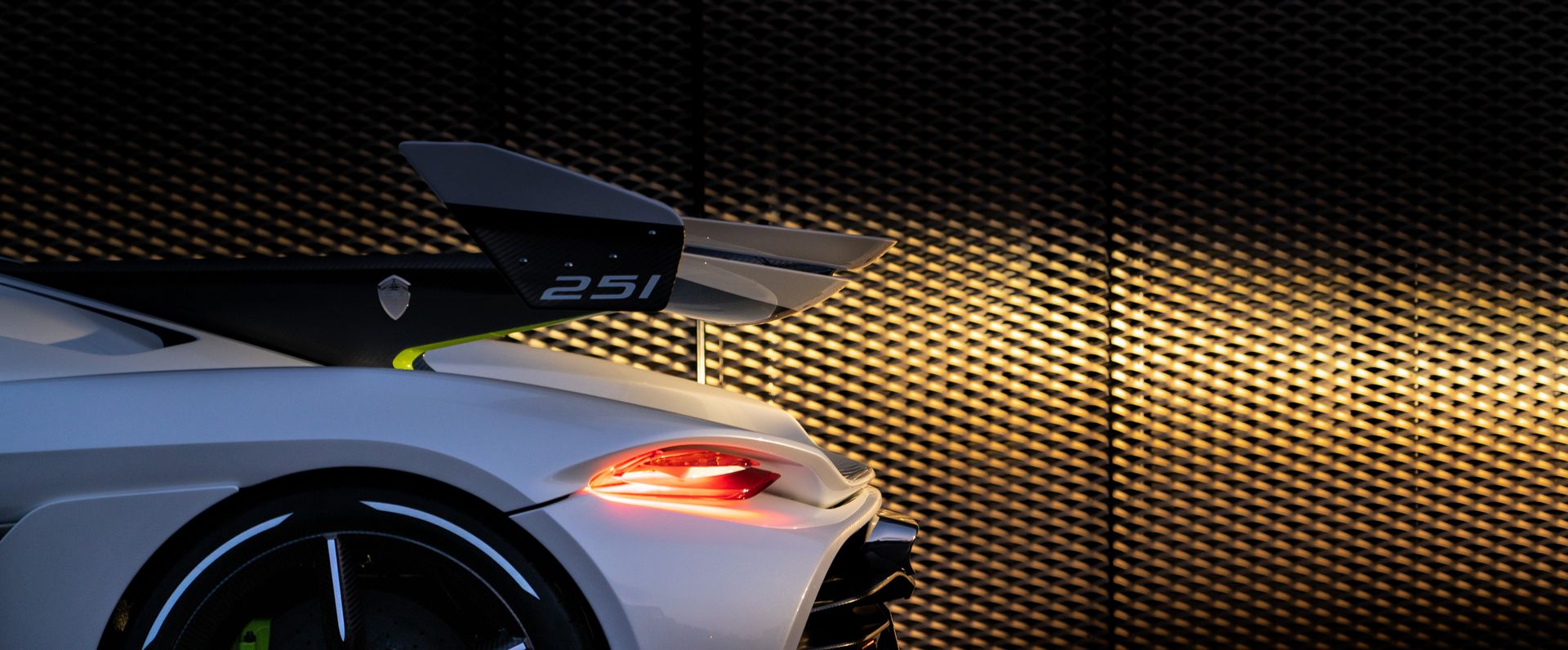 Koenigsegg-Jesko-Switzerland-7 Koenigsegg Jesko Looks Like A Spaceship Posing In Switzerland