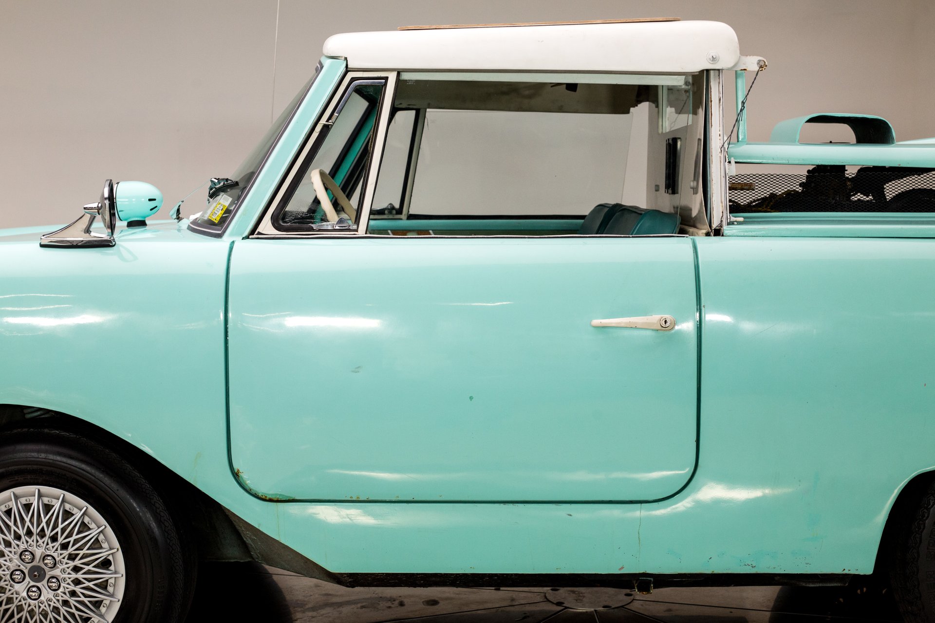 Amphicar-Model-770 12 This Eye-Catching Amphicar Will Leave You With Many Questions