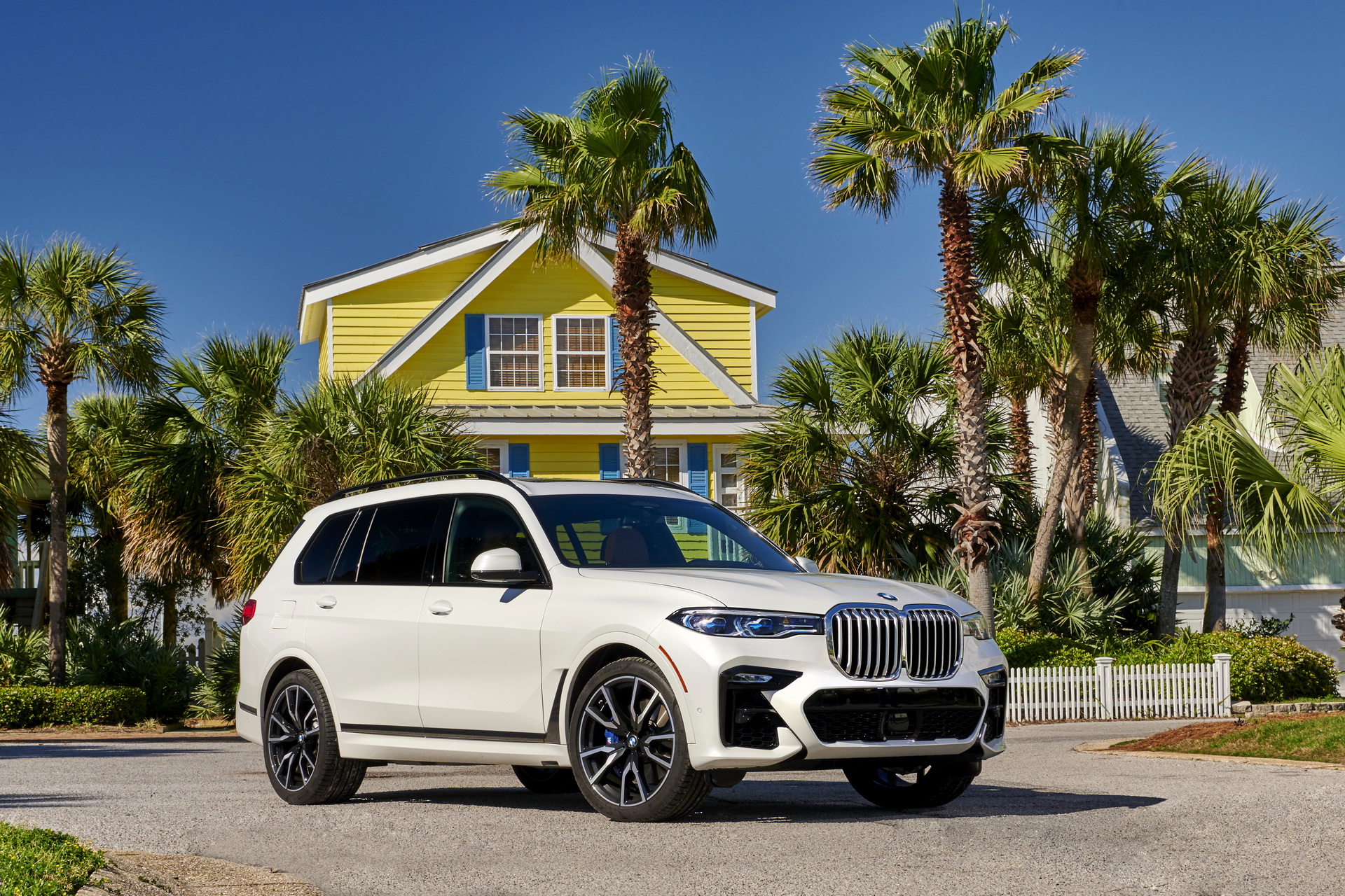 2019-BMW-X7-61 BMW Releases Detailed, 96-Image Gallery Of The New X7