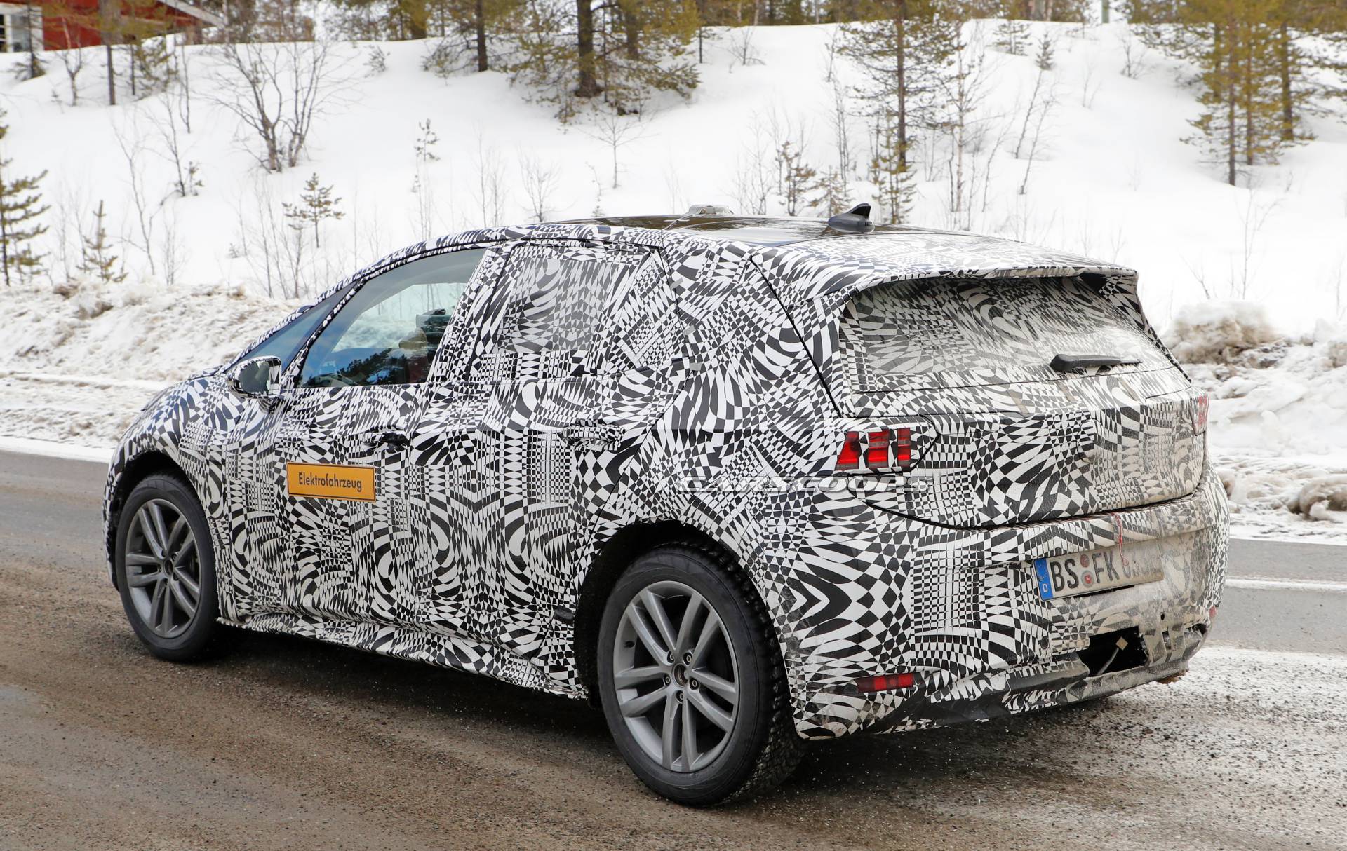 2020 VW ID hatchback spy shots 9 VW ID Electric Hatch Spied Again, Will Offer Three Battery Options